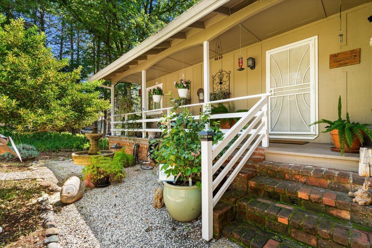 Alta Sierra Drive, Grass Valley, California image 6