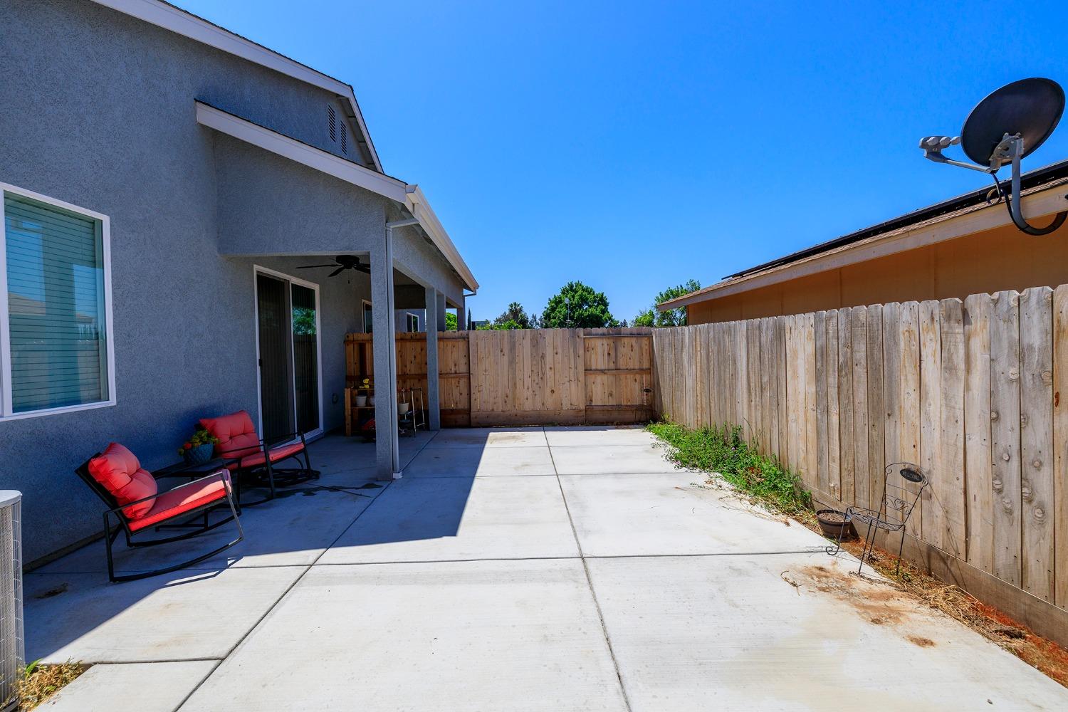 Chavez Court, Riverbank, California image 28