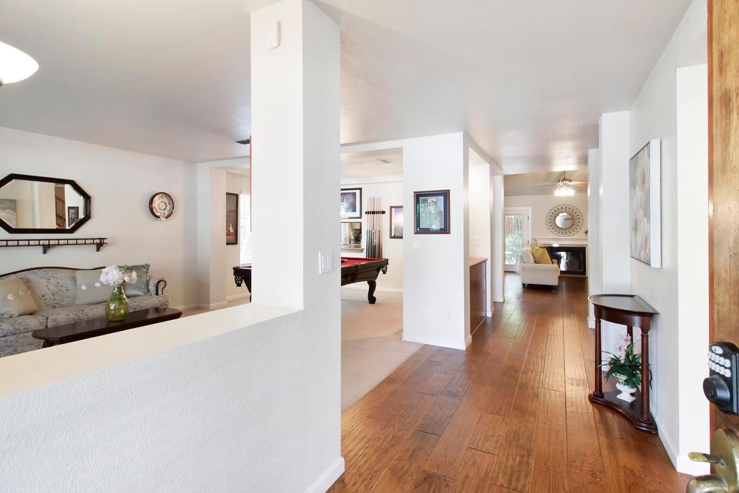 Pleasantglen Way, Elk Grove, California image 12