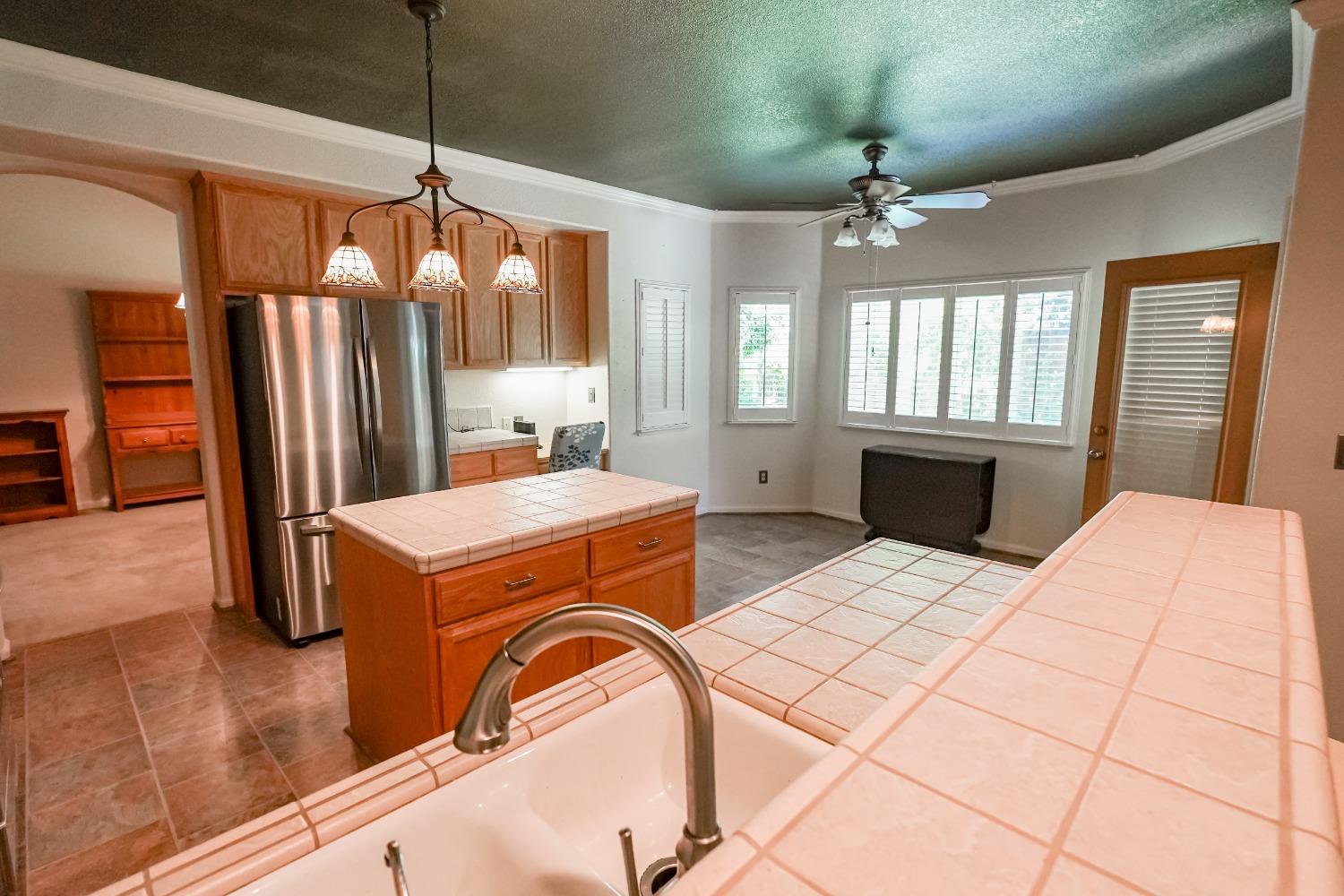 Detail Gallery Image 8 of 30 For 1685 via Milano, Gustine,  CA 95322 - 4 Beds | 3 Baths