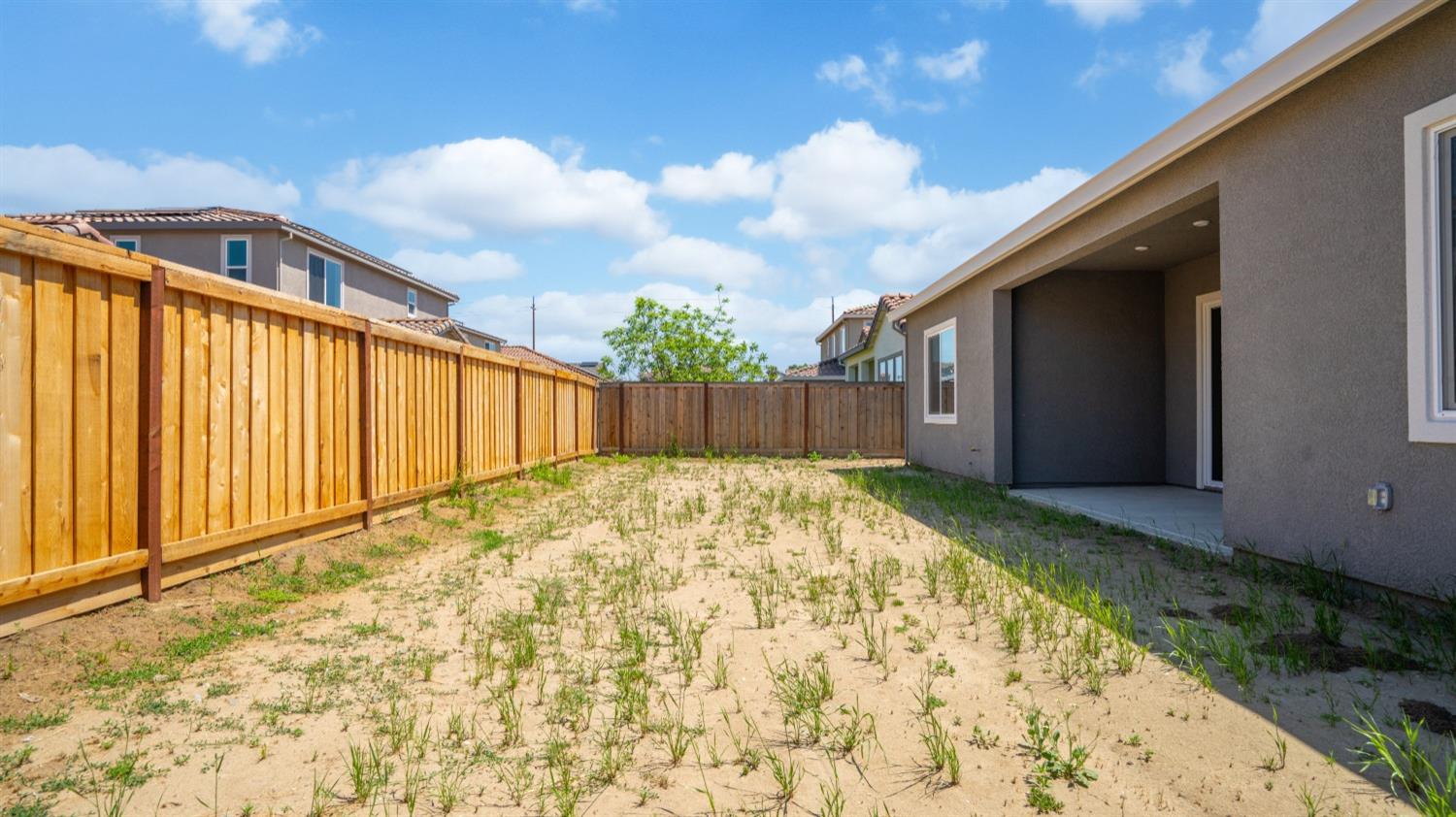 Detail Gallery Image 35 of 37 For 2153 Geneva Way, Manteca,  CA 95337 - 4 Beds | 2/1 Baths