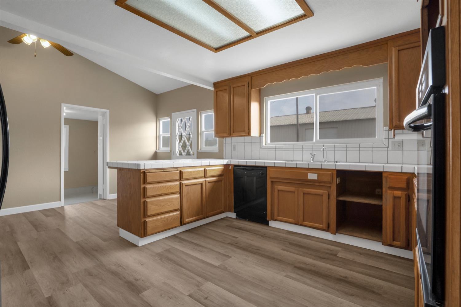 Detail Gallery Image 17 of 46 For 21549 E River Rd, Escalon,  CA 95320 - 3 Beds | 2 Baths