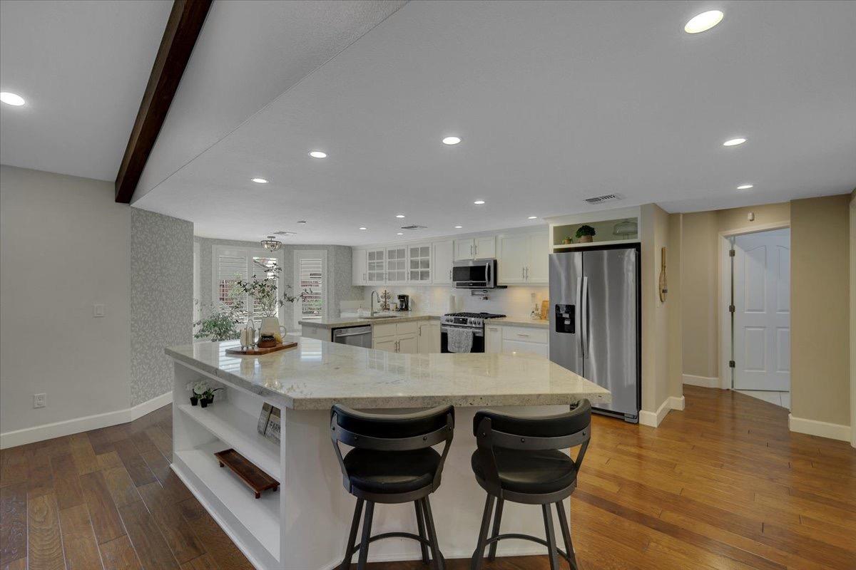 Detail Gallery Image 15 of 70 For 734 Mariner Loop, Yuba City,  CA 95991 - 4 Beds | 3 Baths
