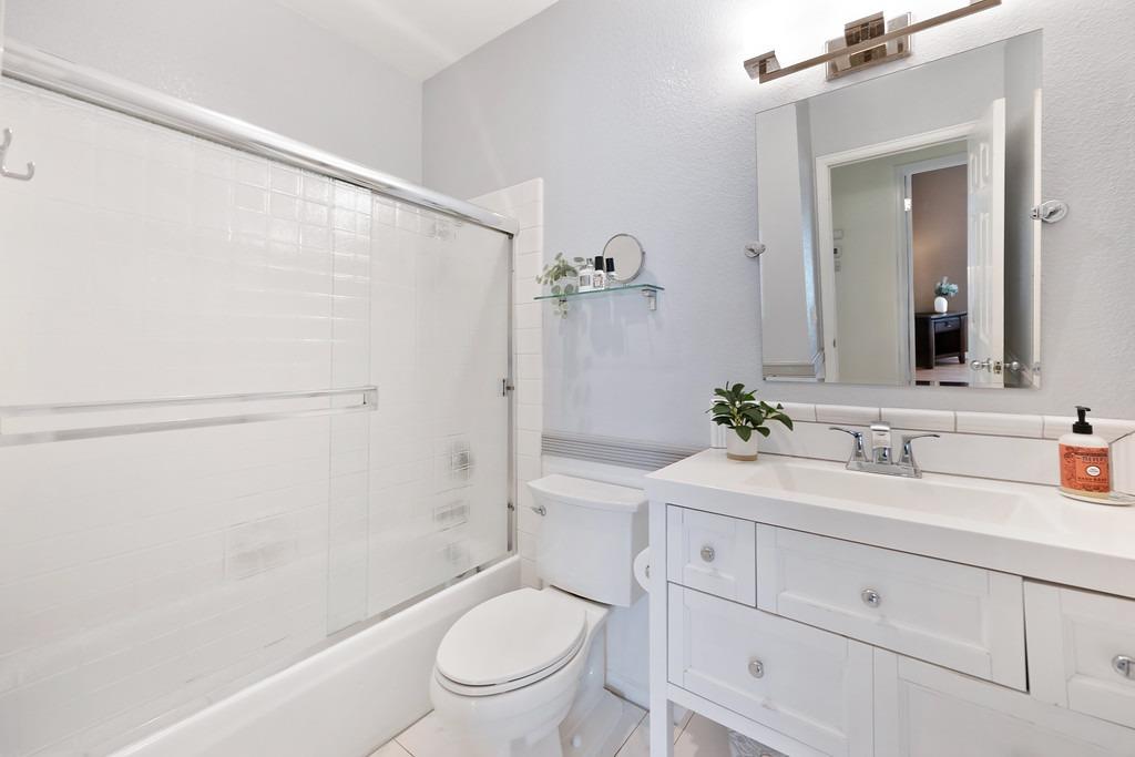 Evergreen Drive, Roseville, California image 32