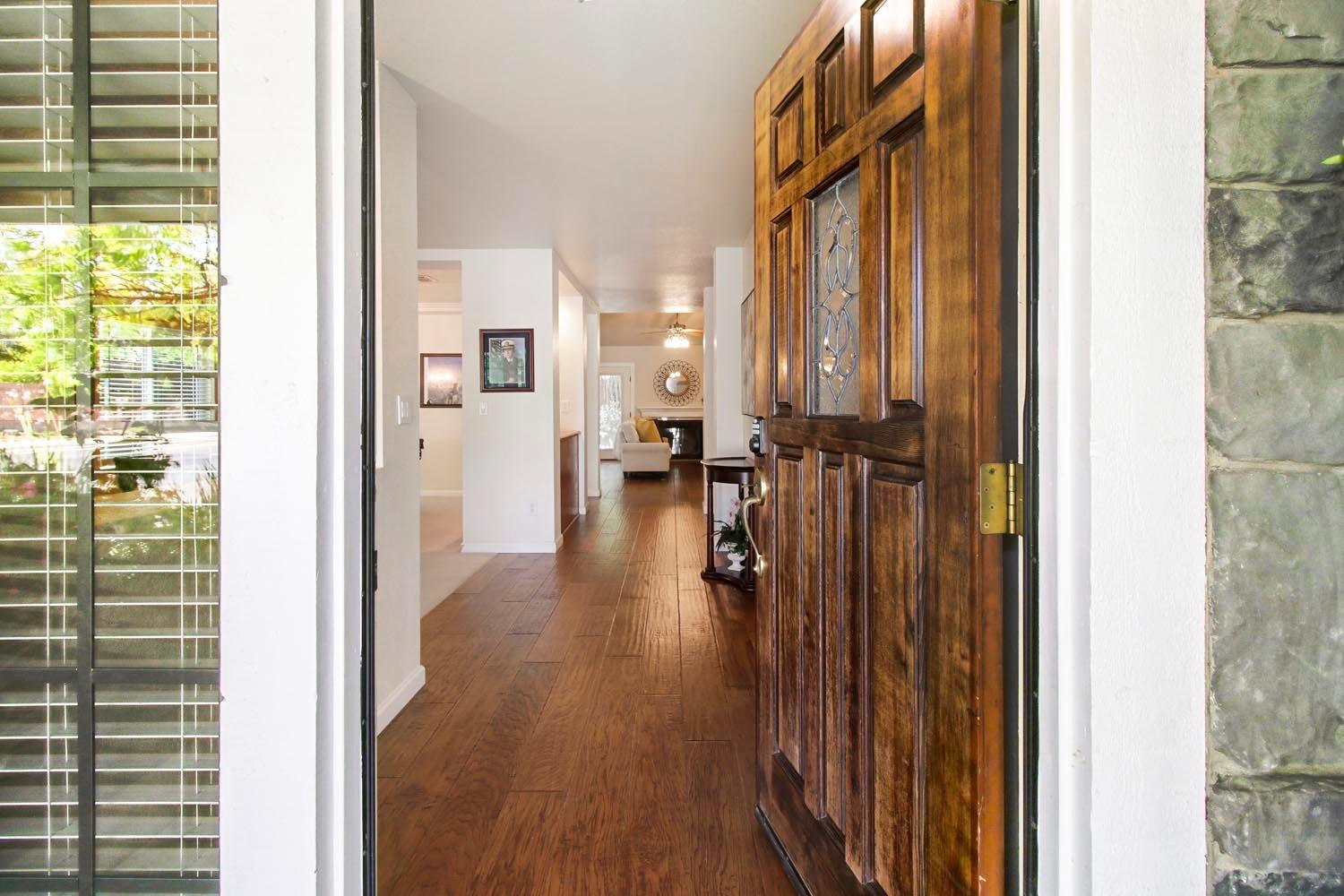 Pleasantglen Way, Elk Grove, California image 10