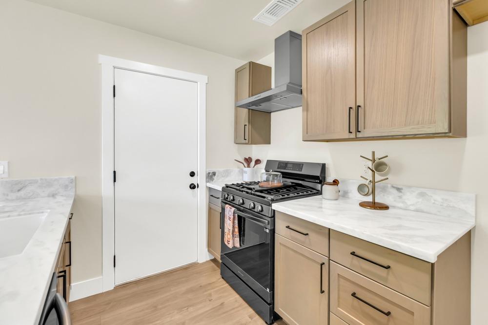 Mayfair Drive, Sacramento, California image 9