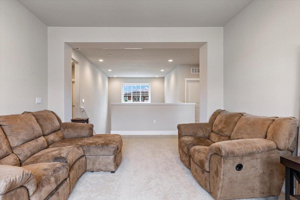 Detail Gallery Image 36 of 70 For 18466 Lewiston Dr, Lathrop,  CA 95330 - 5 Beds | 3/1 Baths