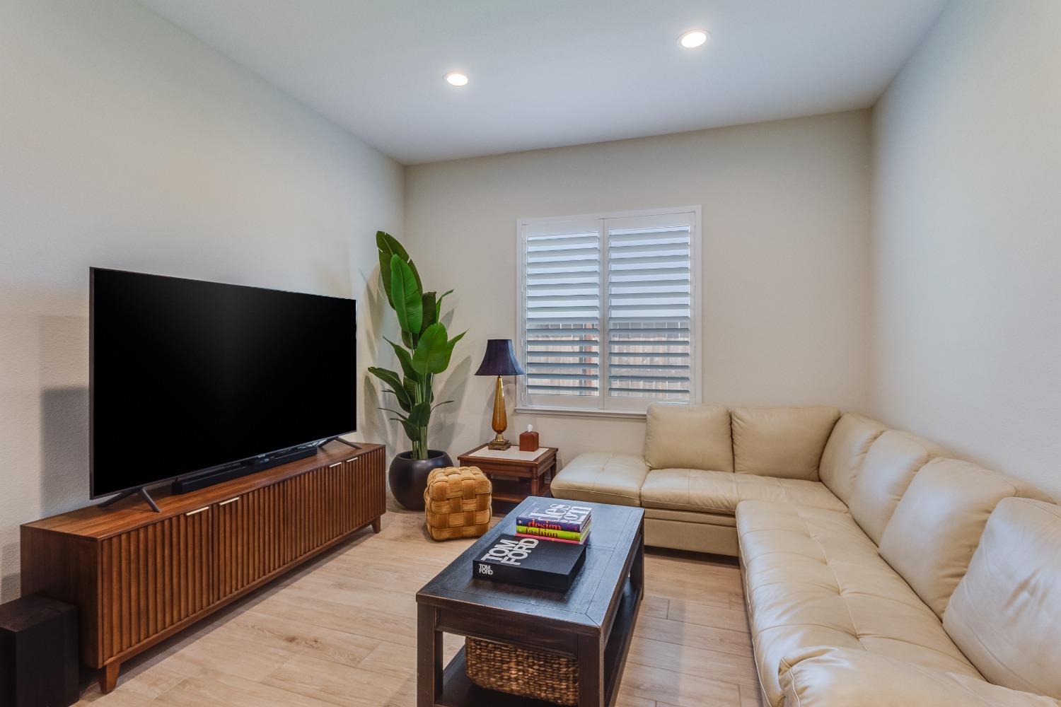 Detail Gallery Image 9 of 25 For 1501 Empire Dr, Lodi,  CA 95242 - 4 Beds | 2 Baths