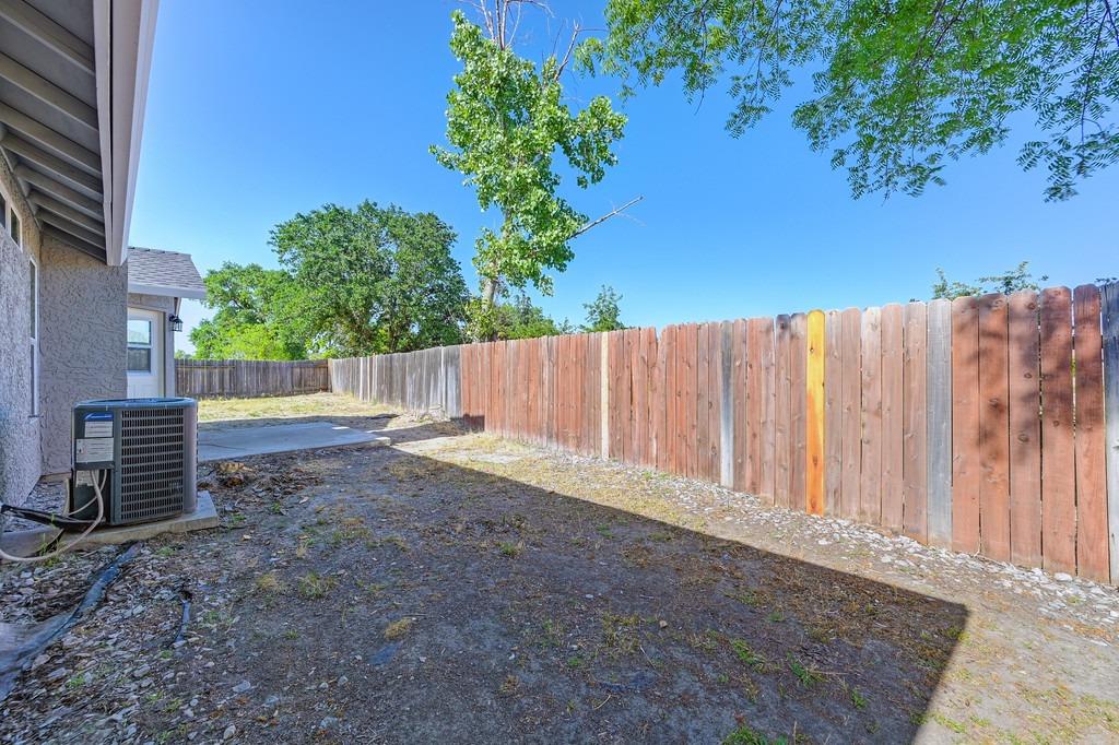 Crosswind Drive, Sacramento, California image 32