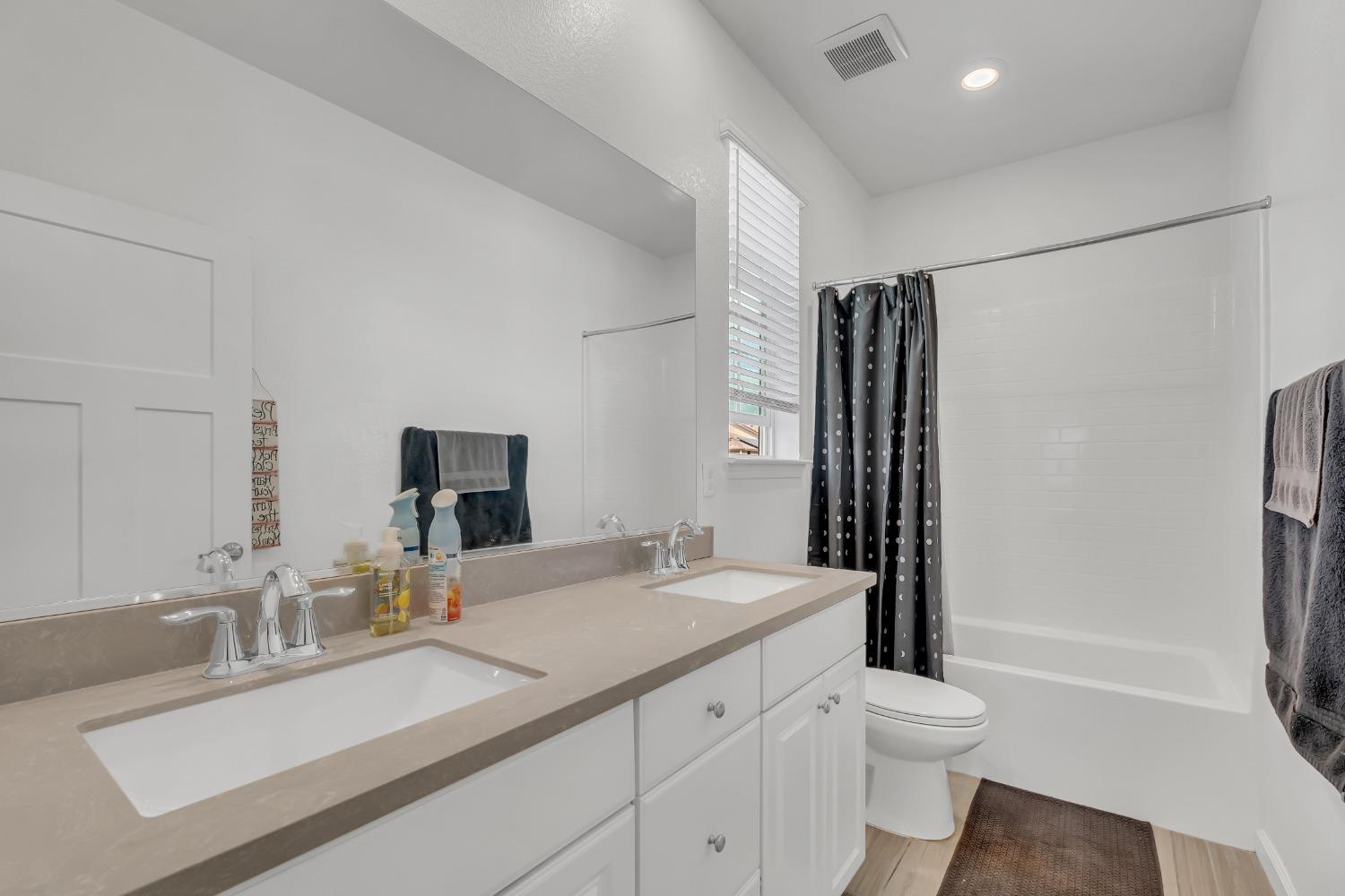 Detail Gallery Image 23 of 32 For 4017 Matterhorn Pl, Roseville,  CA 95747 - 4 Beds | 3 Baths