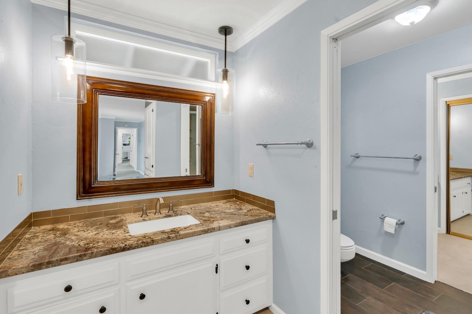 Detail Gallery Image 37 of 64 For 4644 American River Dr, Sacramento,  CA 95864 - 5 Beds | 3 Baths