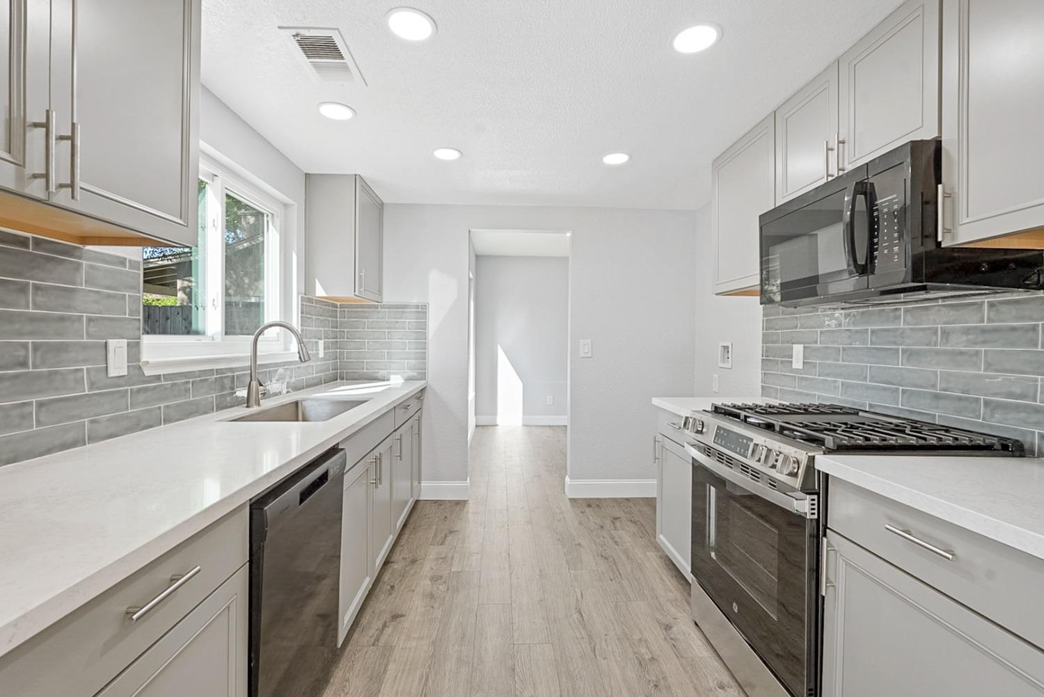 Janessa Way, Stockton, California image 9