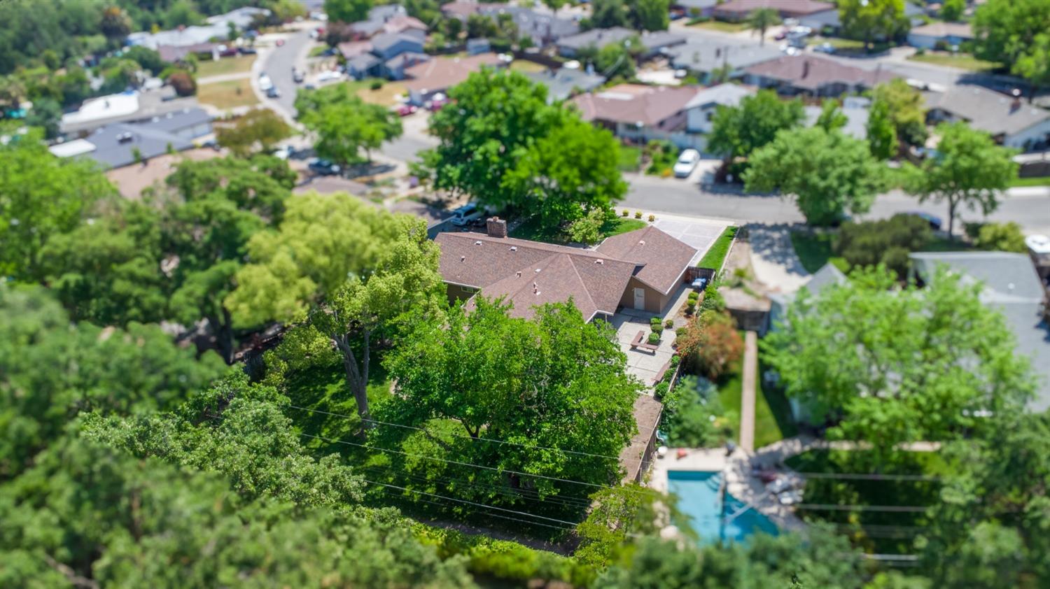 Cromwell Way, Sacramento, California image 6