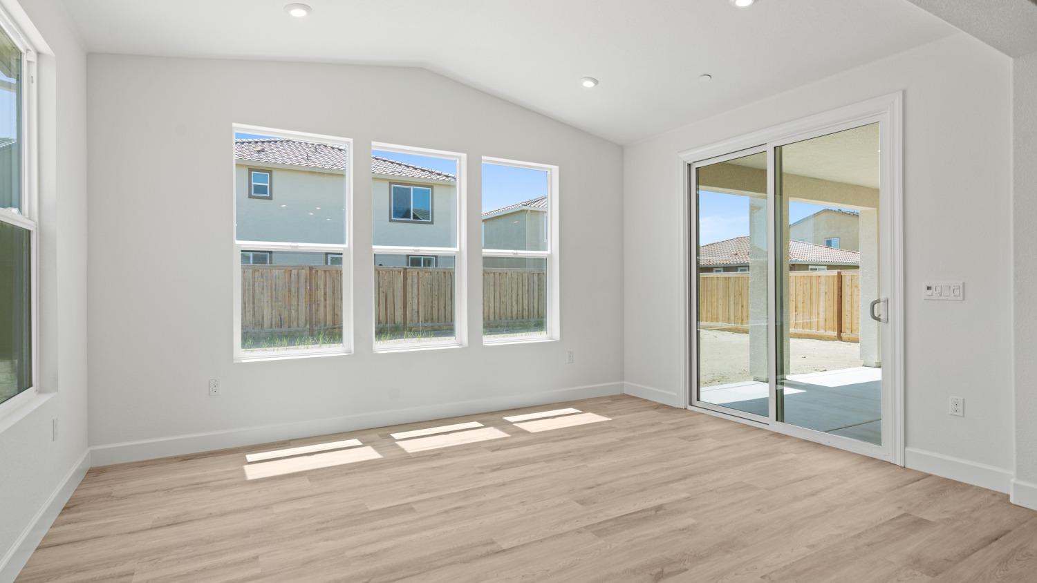 Detail Gallery Image 17 of 41 For 2122 Geneva Way, Manteca,  CA 95337 - 4 Beds | 3 Baths