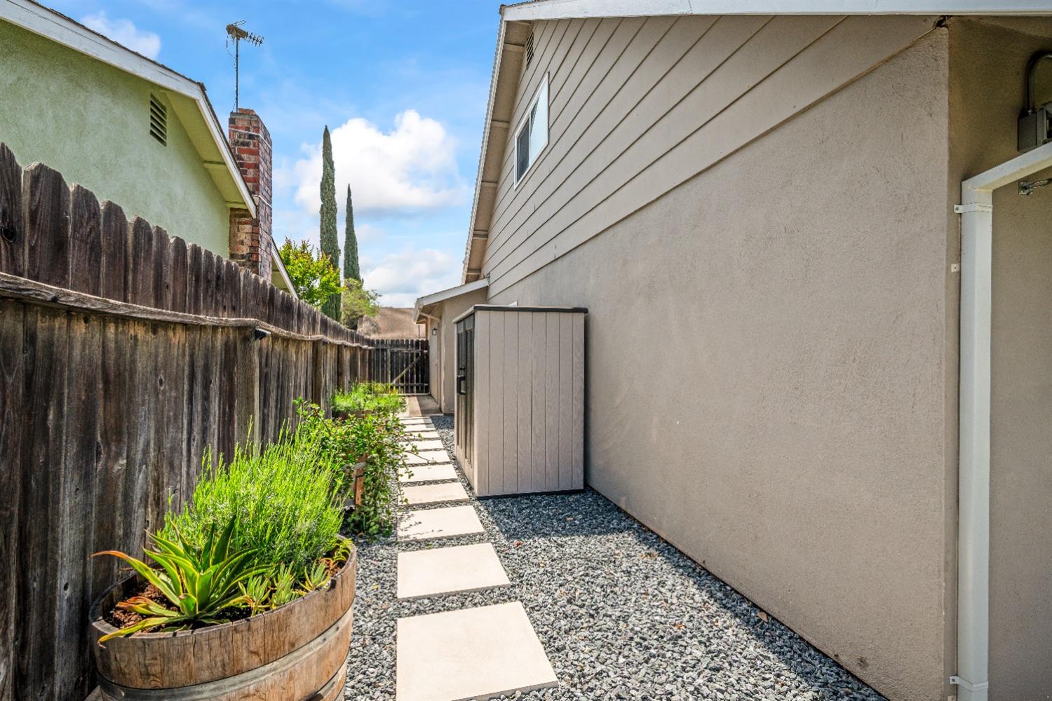 Trujillo Way, Sacramento, California image 35