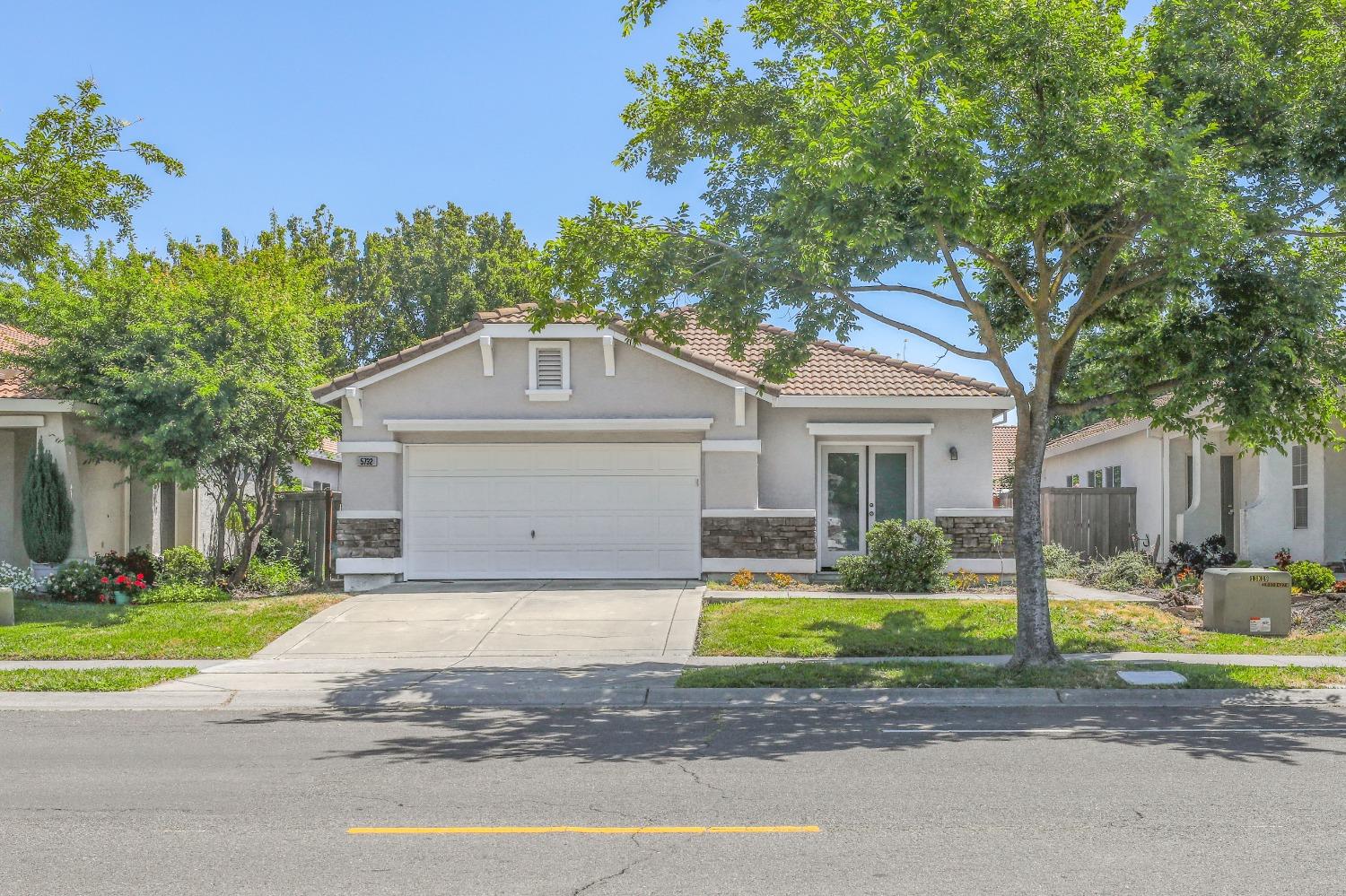 Honor Parkway, Sacramento, California image 1