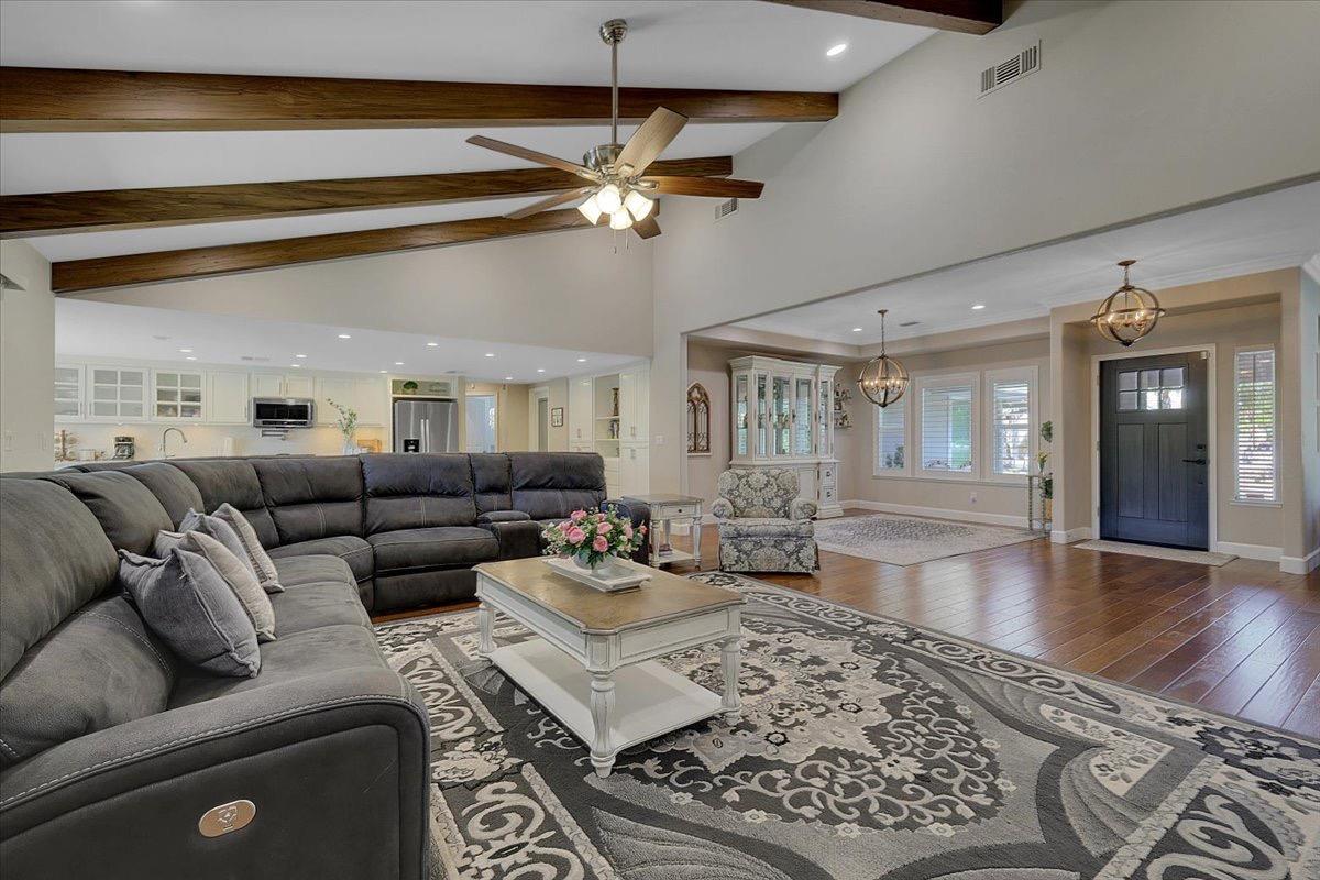 Detail Gallery Image 10 of 70 For 734 Mariner Loop, Yuba City,  CA 95991 - 4 Beds | 3 Baths