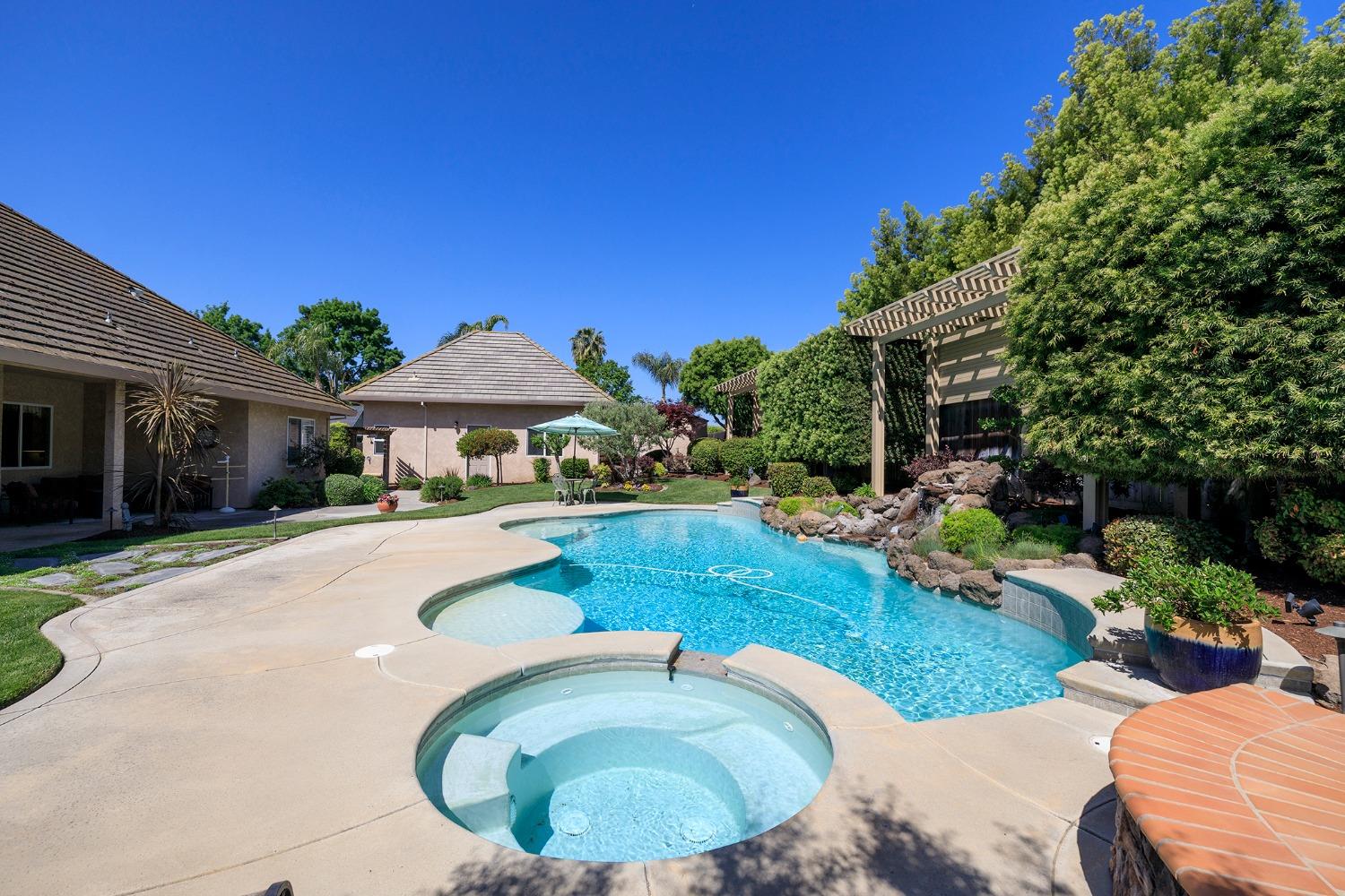 Detail Gallery Image 4 of 77 For 11325 Wild Oak Dr, Oakdale,  CA 95361 - 4 Beds | 2/1 Baths
