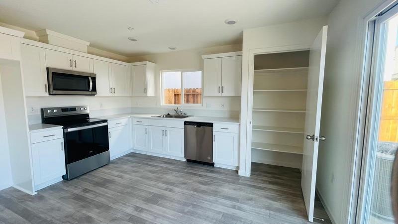 Detail Gallery Image 10 of 30 For 4226 Sierra St, Riverbank,  CA 95367 - 3 Beds | 2/1 Baths