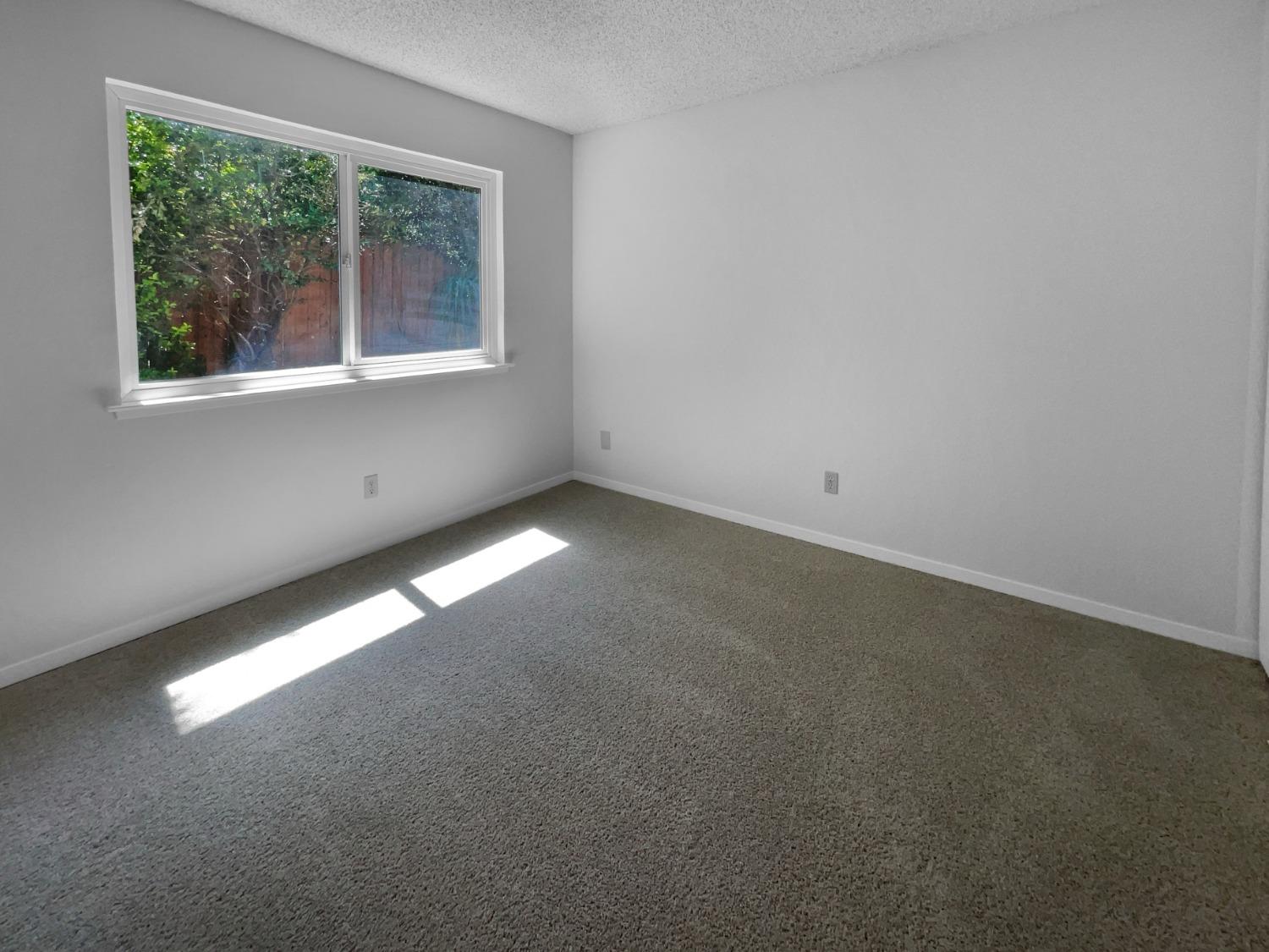 Detail Gallery Image 5 of 21 For 5532 Eagle View Way, Sacramento,  CA 95842 - 3 Beds | 2 Baths