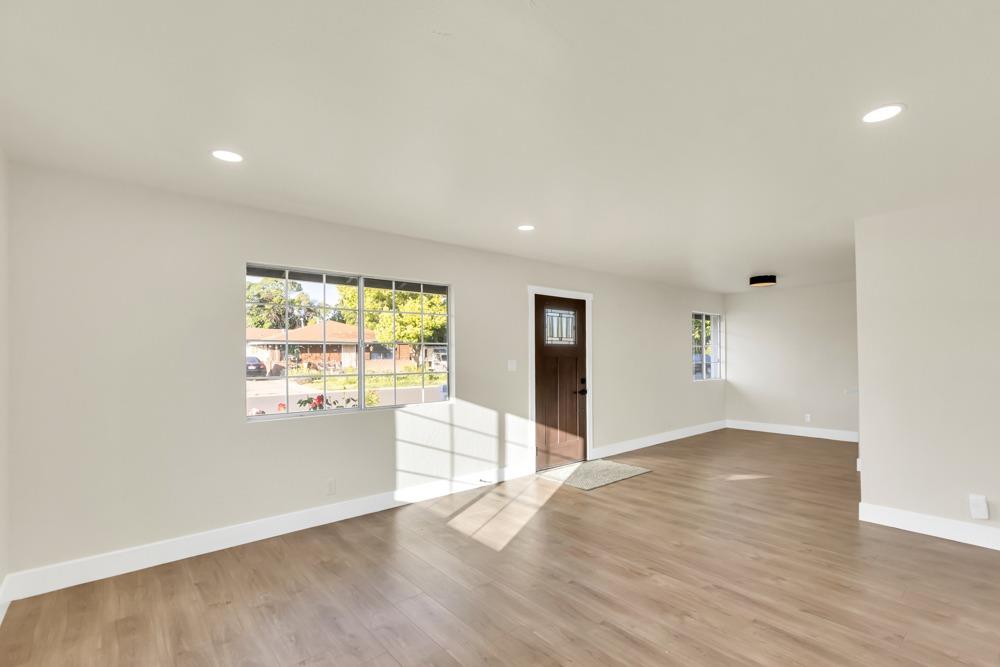 Mayfair Drive, Sacramento, California image 15
