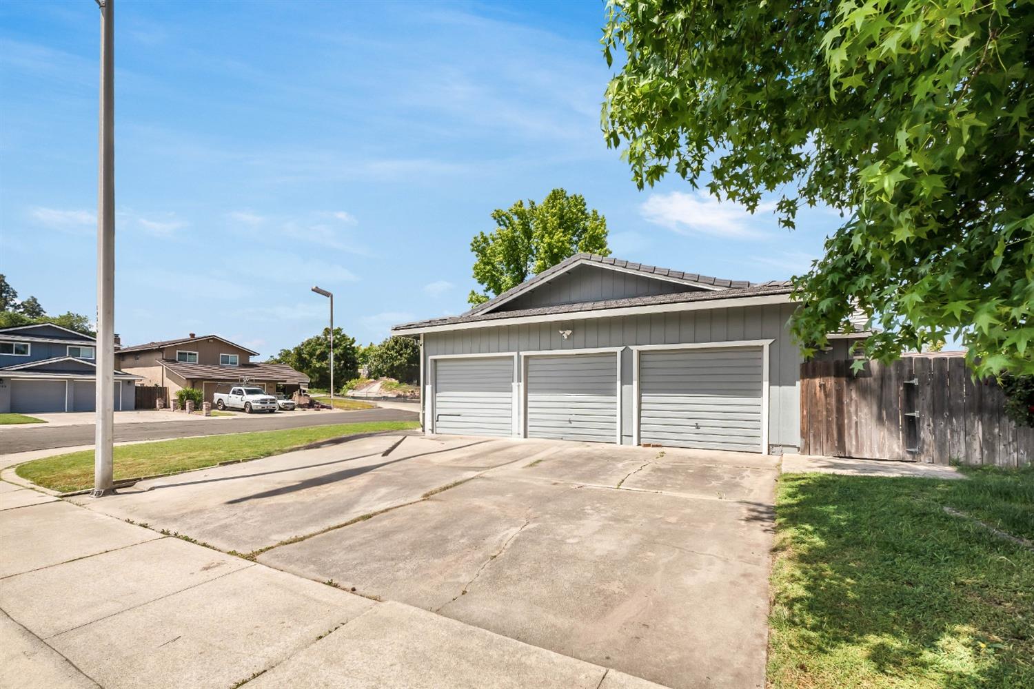 Springoak Way, Stockton, California image 14