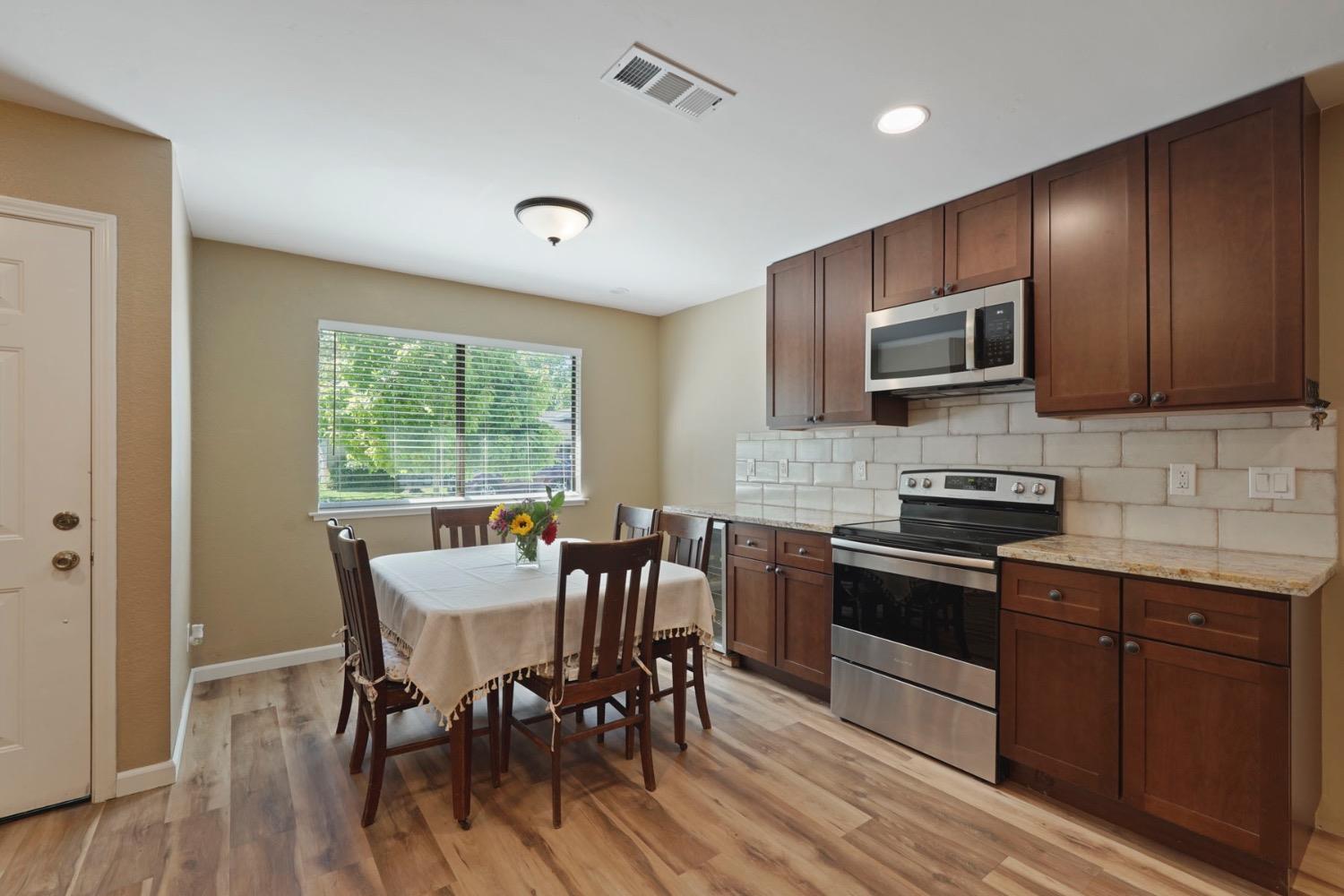 Flowerwood Way, Sacramento, California image 6