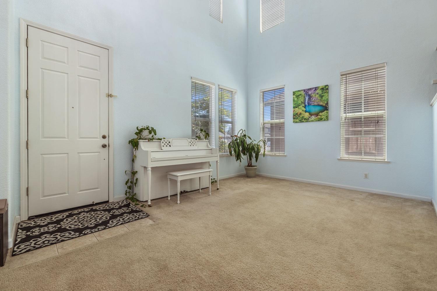 Alton Court, Riverbank, California image 8