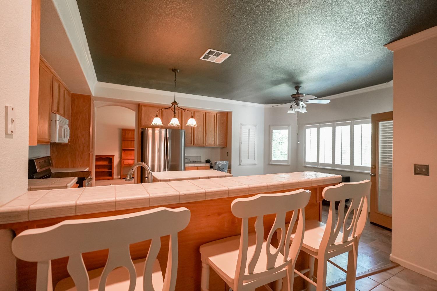 Detail Gallery Image 7 of 30 For 1685 via Milano, Gustine,  CA 95322 - 4 Beds | 3 Baths