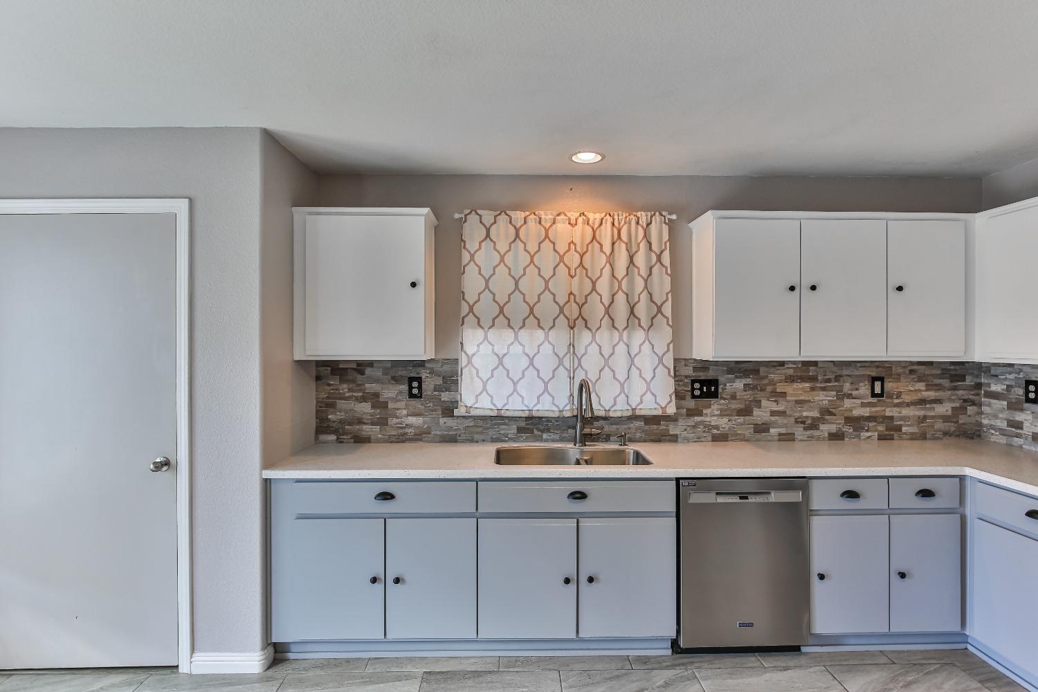 Chateau Drive, Olivehurst, California image 15