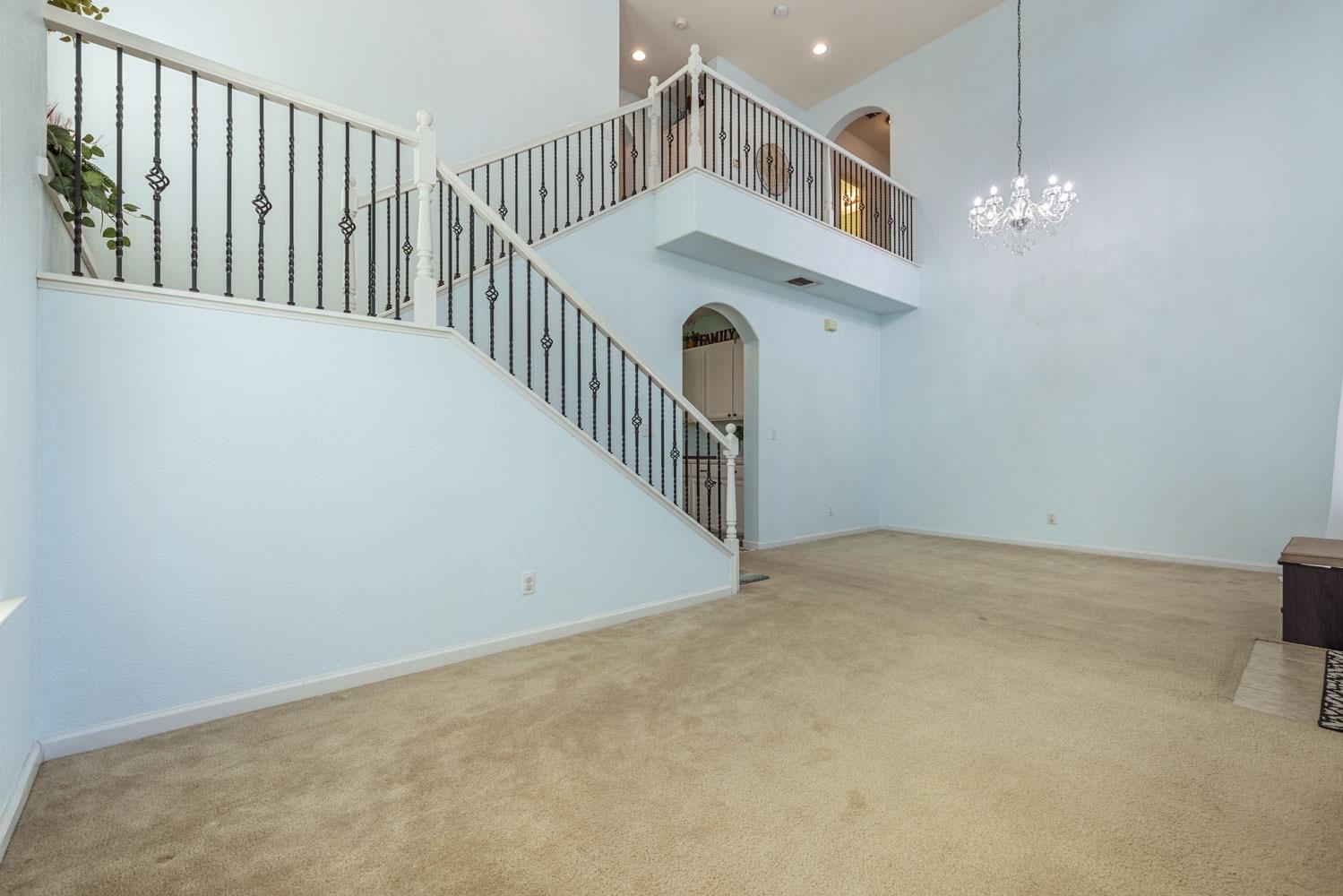 Alton Court, Riverbank, California image 9