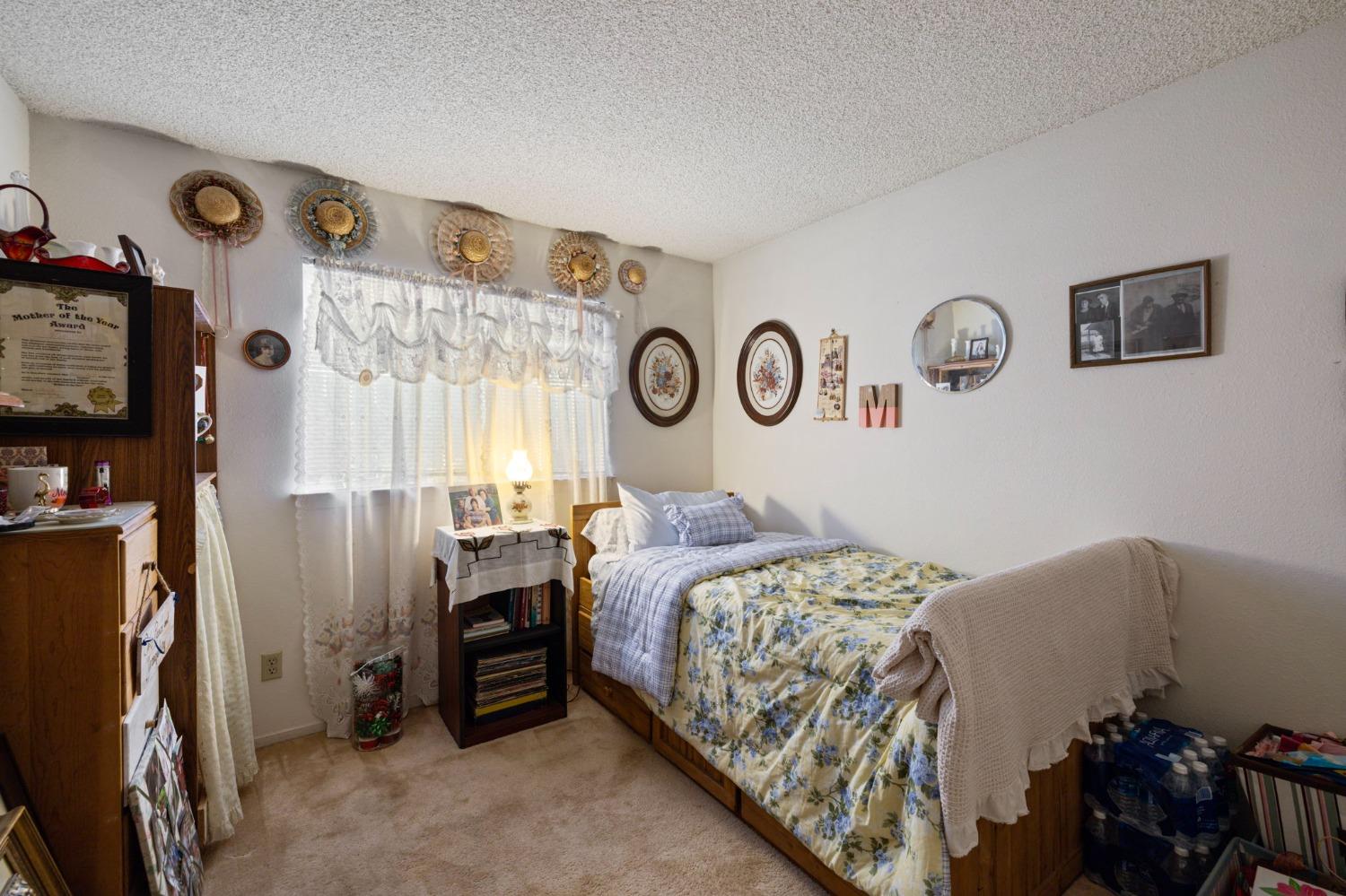 Fremont Avenue, Clovis, California image 13