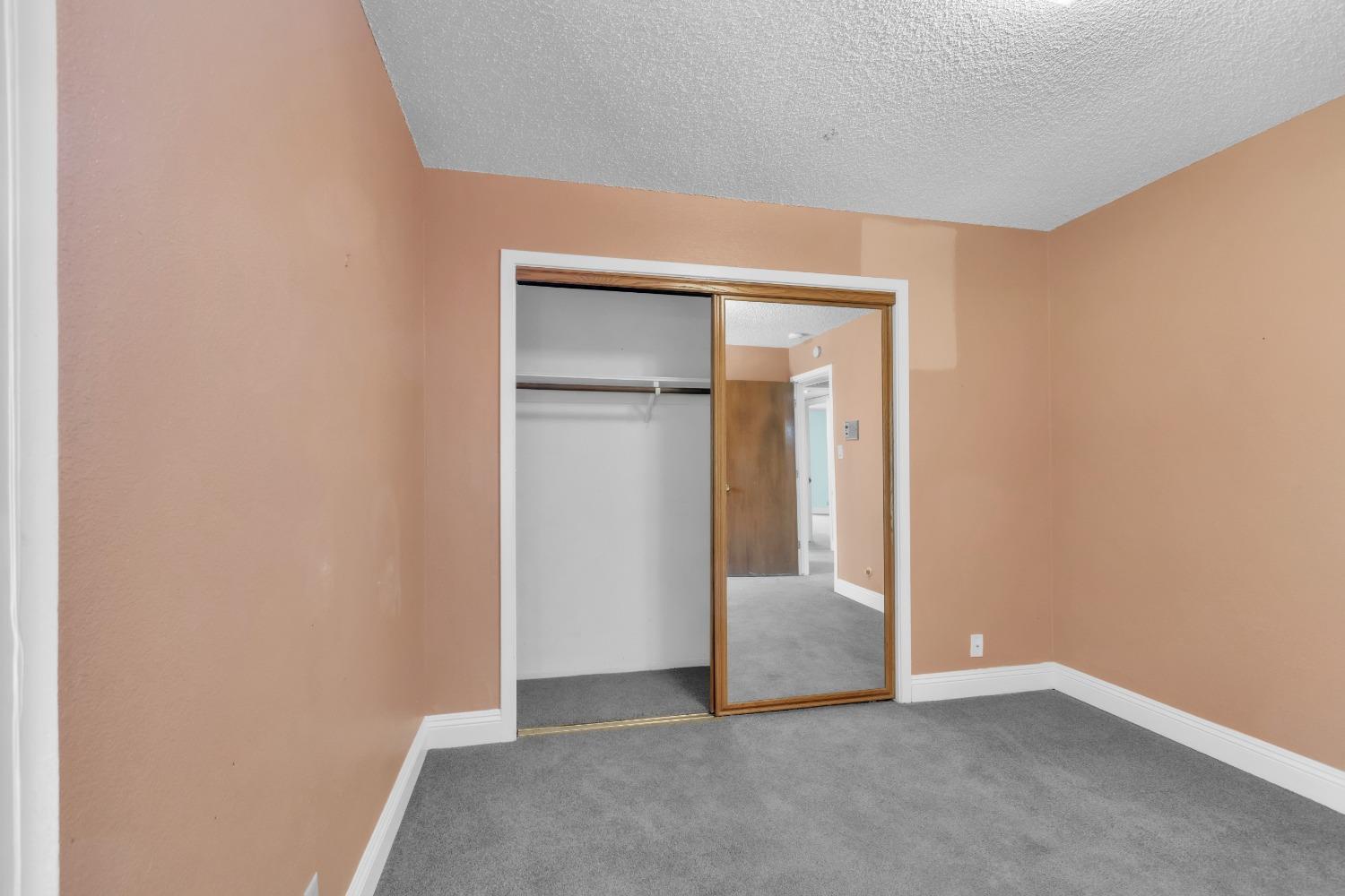 Cromwell Way, Sacramento, California image 35