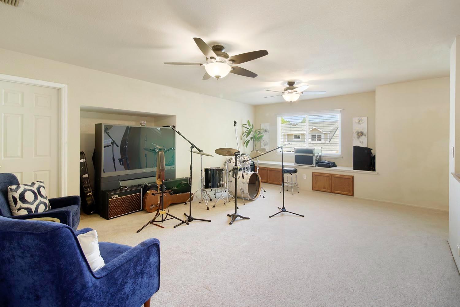 Pleasantglen Way, Elk Grove, California image 35