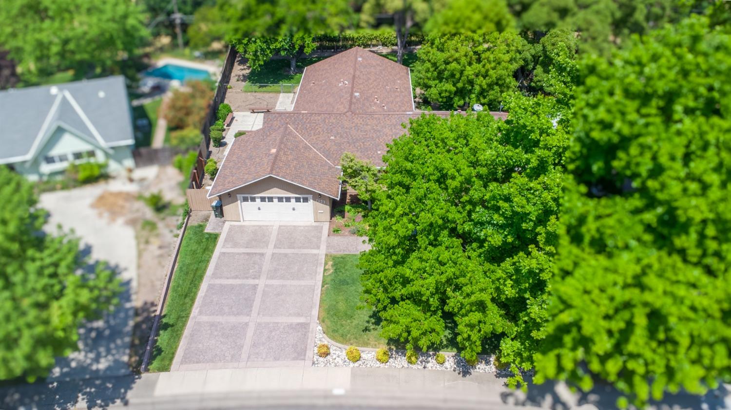 Cromwell Way, Sacramento, California image 4