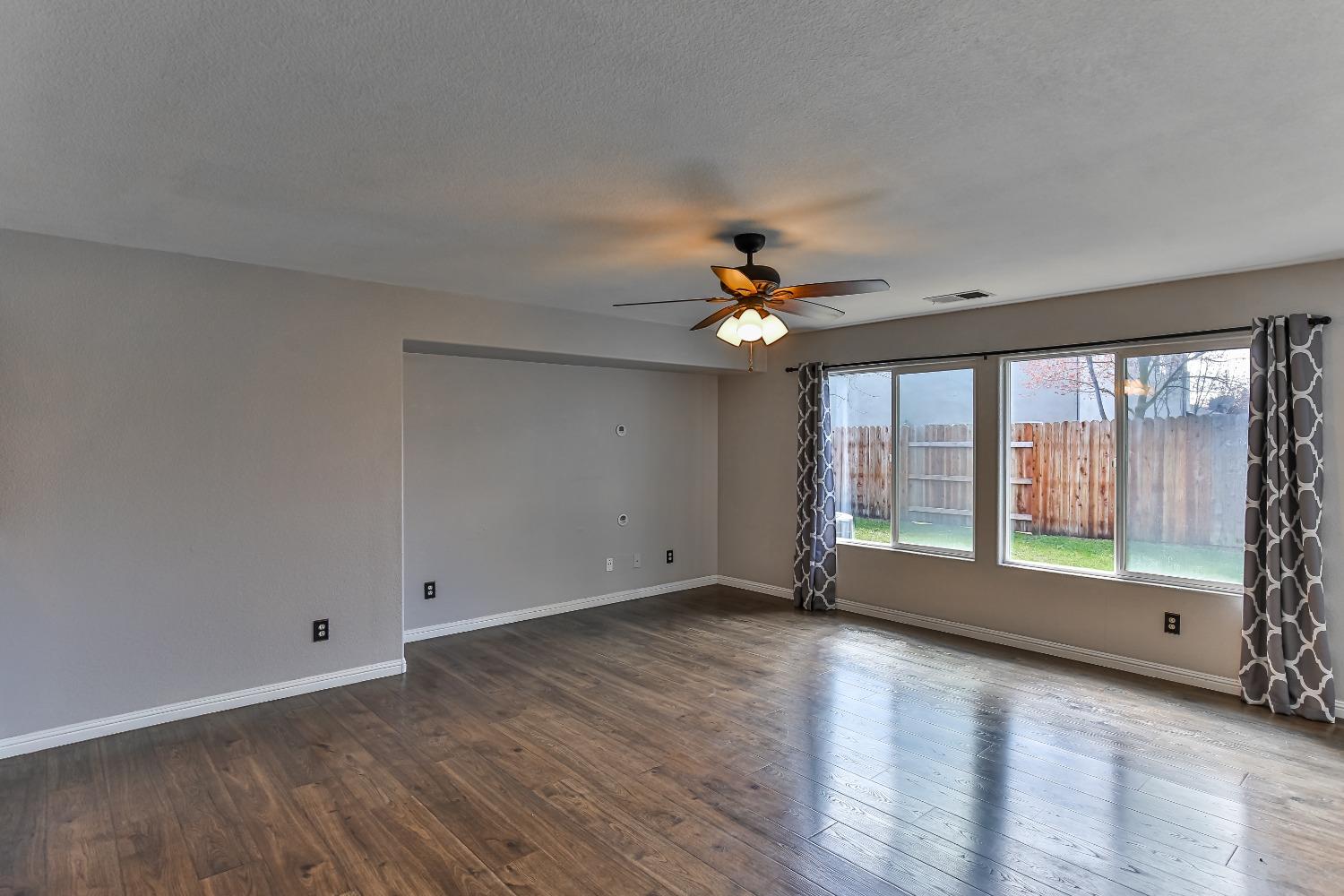 Chateau Drive, Olivehurst, California image 9