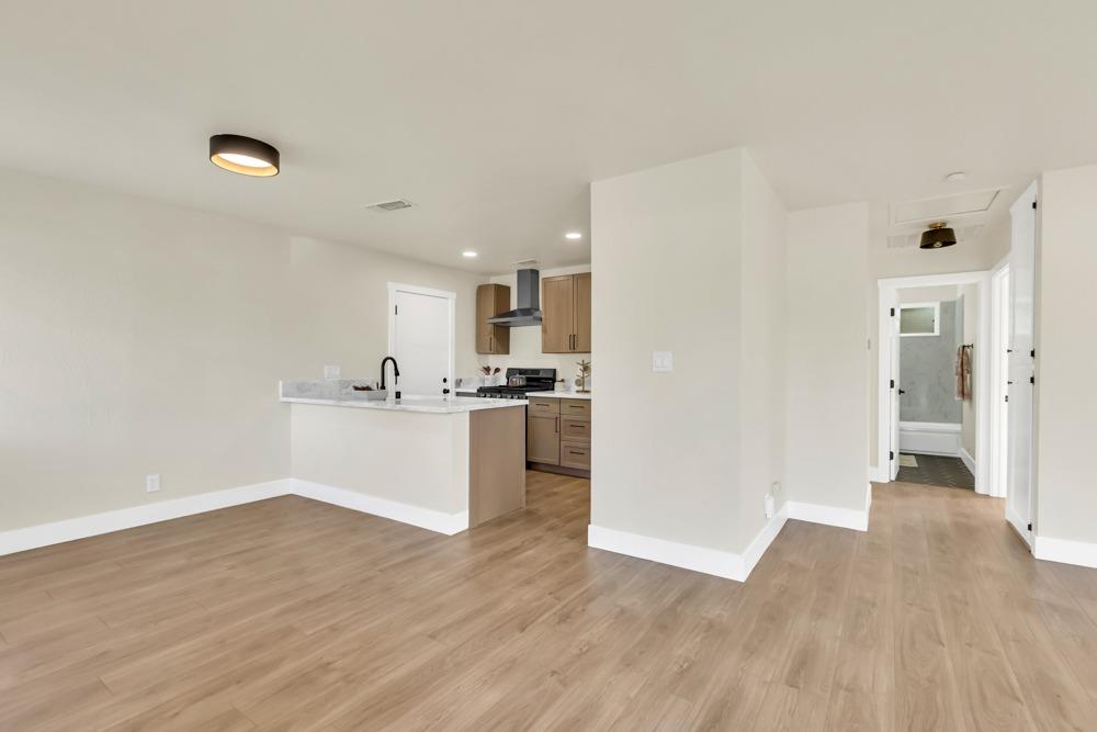 Mayfair Drive, Sacramento, California image 6