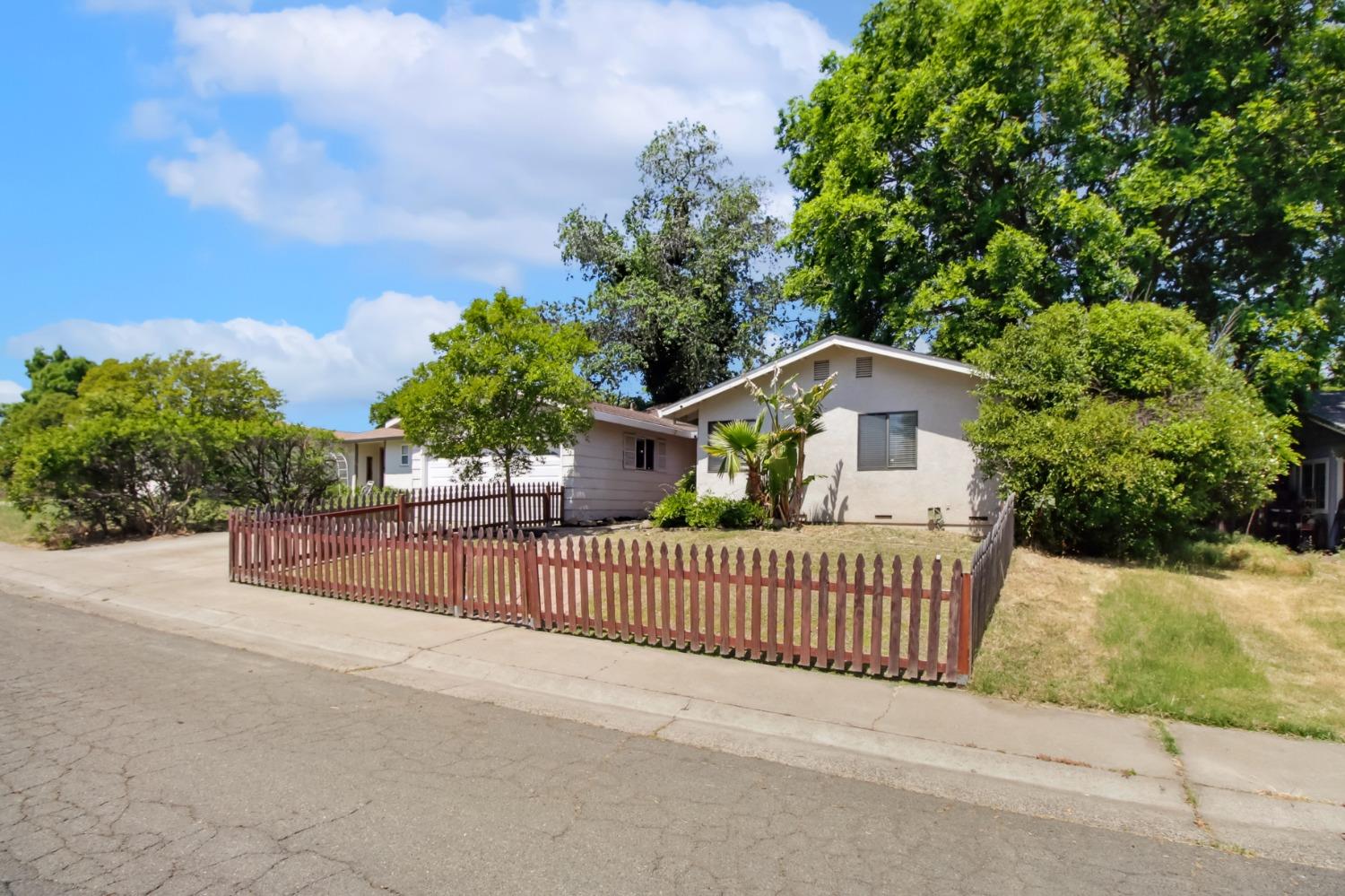 Calistoga Way, Sacramento, California image 2
