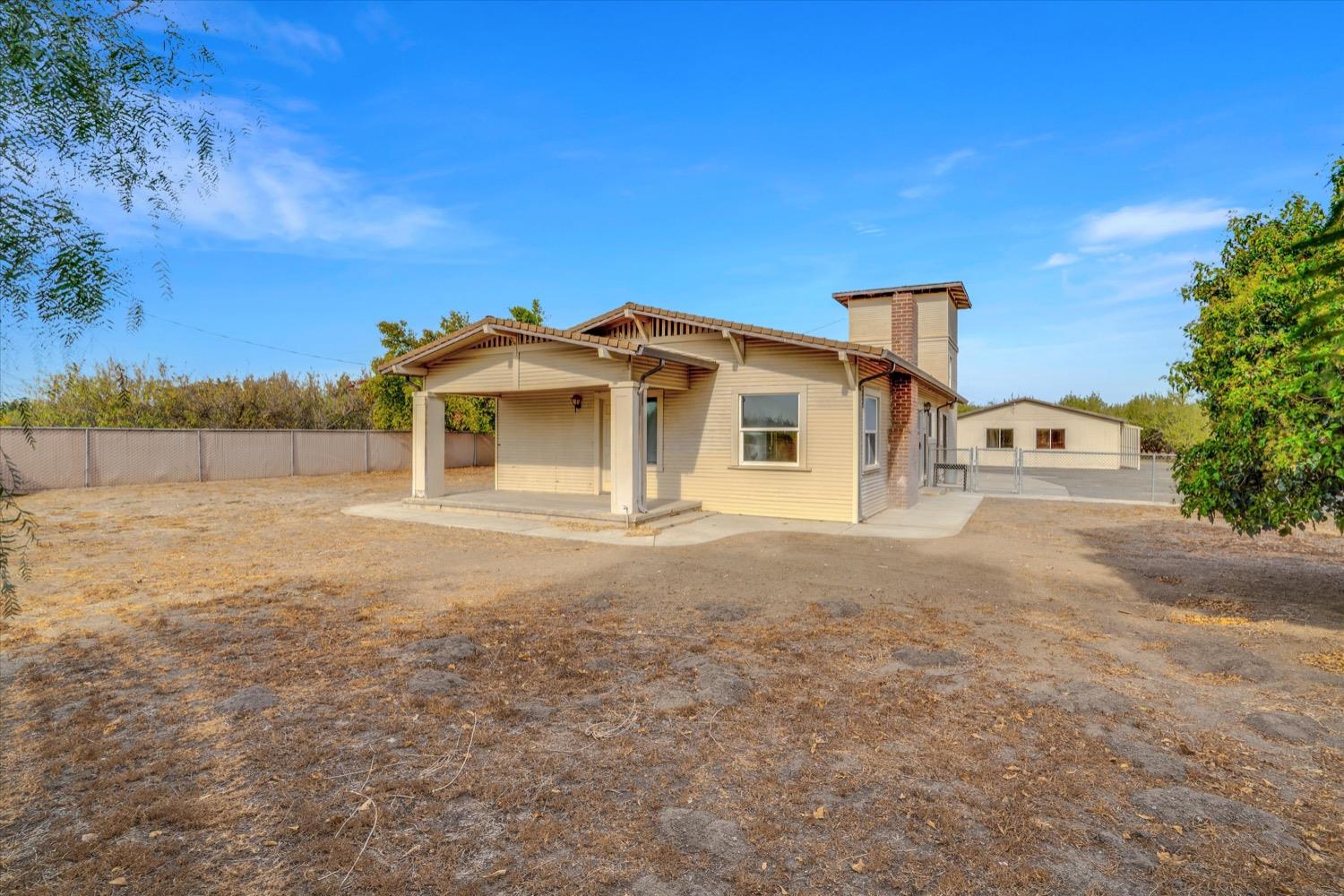 Detail Gallery Image 8 of 46 For 21549 E River Rd, Escalon,  CA 95320 - 3 Beds | 2 Baths