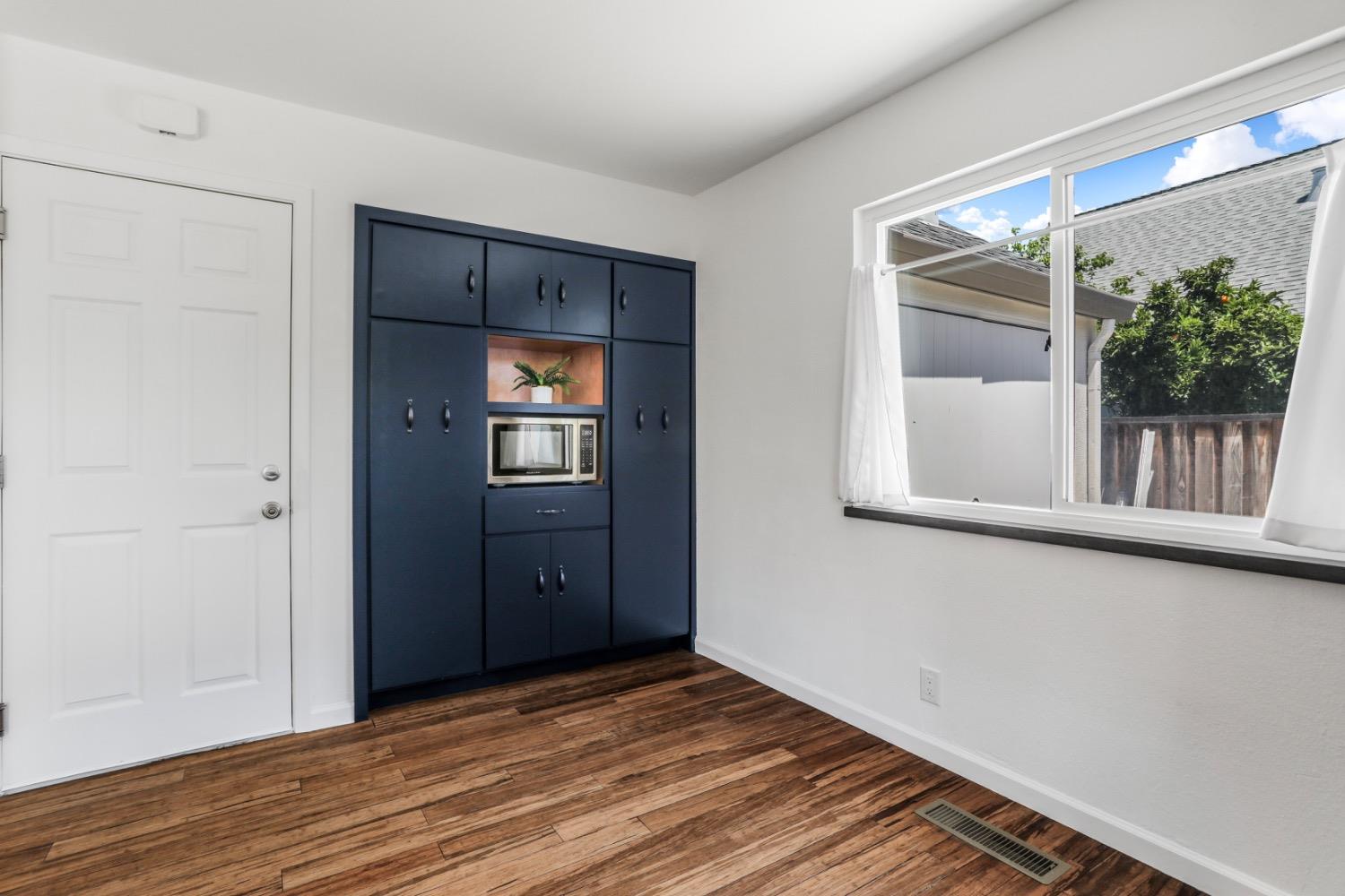 Detail Gallery Image 12 of 33 For 4632 Griffith Ave, Fremont,  CA 94538 - 4 Beds | 2 Baths