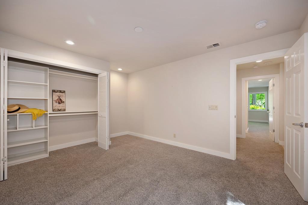 Garden Court, El Macero, California image 18