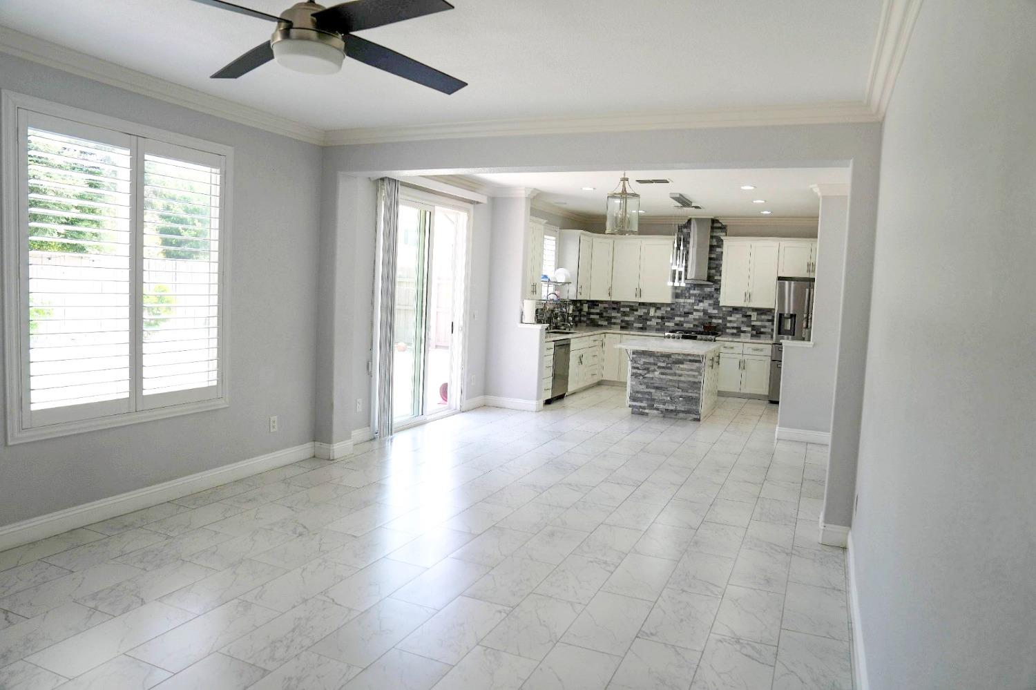 Detail Gallery Image 29 of 71 For 8919 Haflinger Way, Elk Grove,  CA 95757 - 5 Beds | 3 Baths