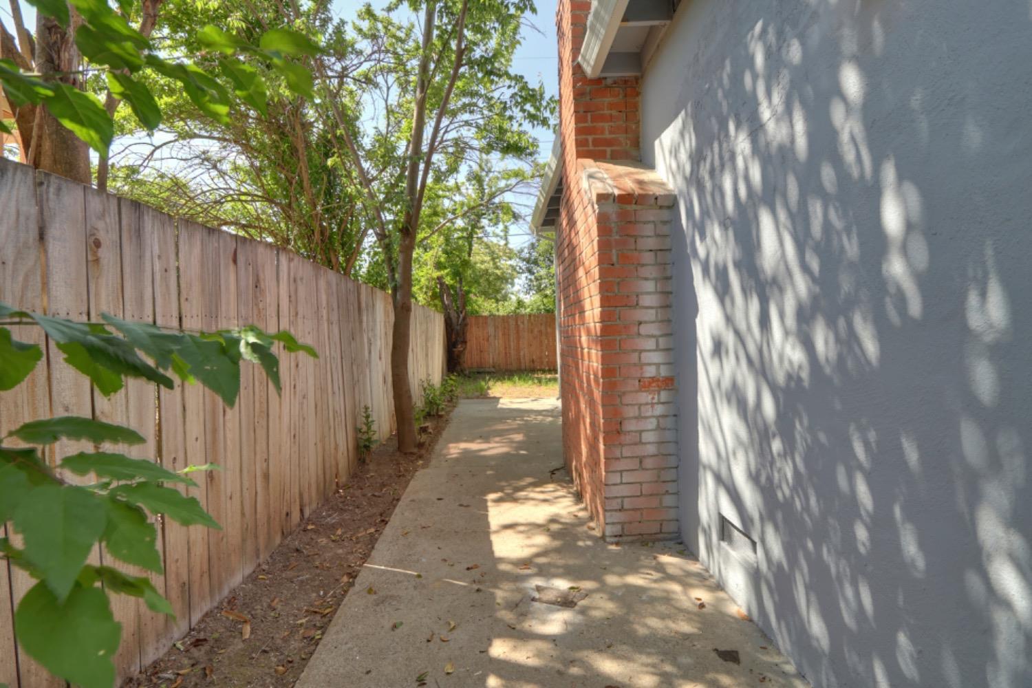 20th Avenue, Sacramento, California image 28
