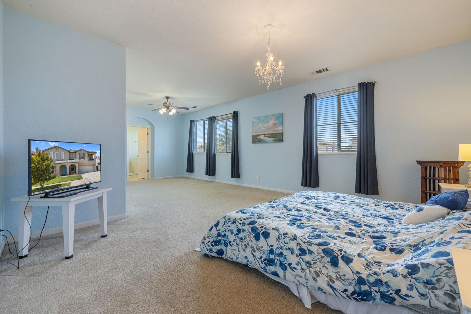 Alton Court, Riverbank, California image 37