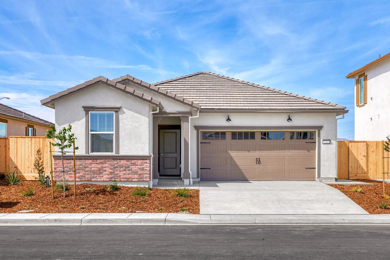 Detail Gallery Image 1 of 3 For 821 Chatham Ln, Patterson,  CA 95363 - 3 Beds | 2 Baths