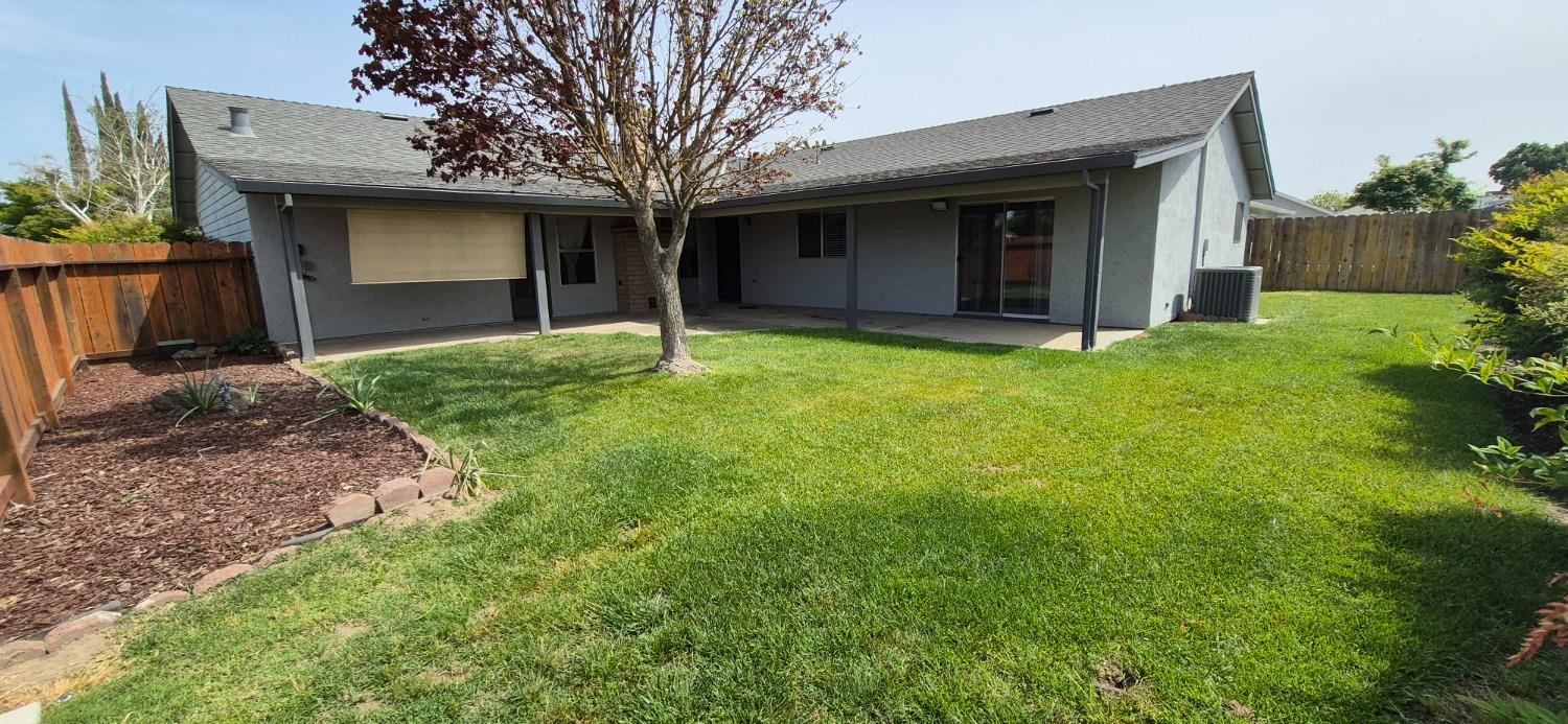 Bridgeport Lane, Manteca, California image 3