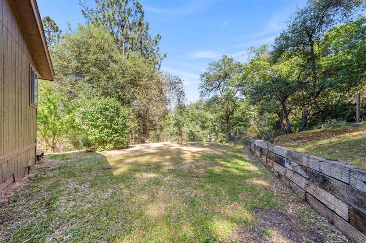 Pekolee Drive, Grass Valley, California image 36