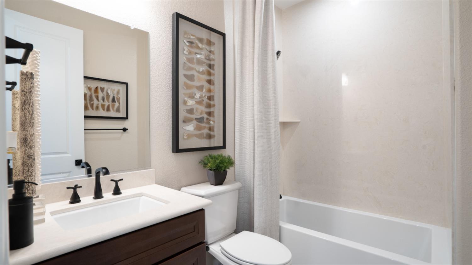 Detail Gallery Image 5 of 36 For 1079 Fiano Pl, Manteca,  CA 95337 - 4 Beds | 3 Baths