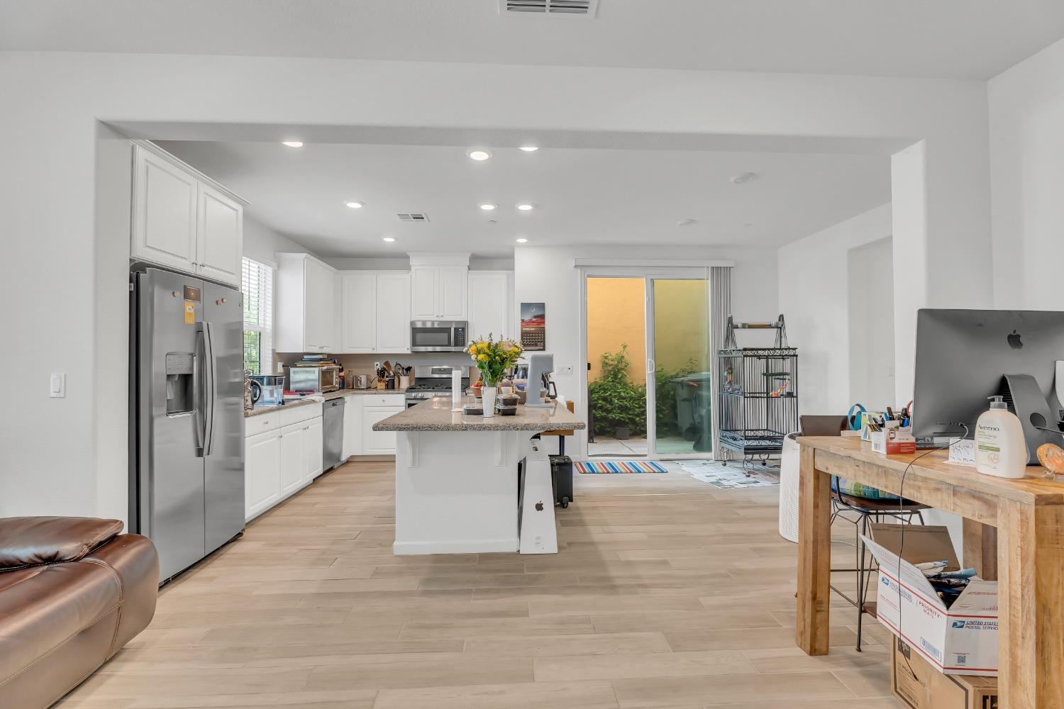 Detail Gallery Image 6 of 32 For 4017 Matterhorn Pl, Roseville,  CA 95747 - 4 Beds | 3 Baths