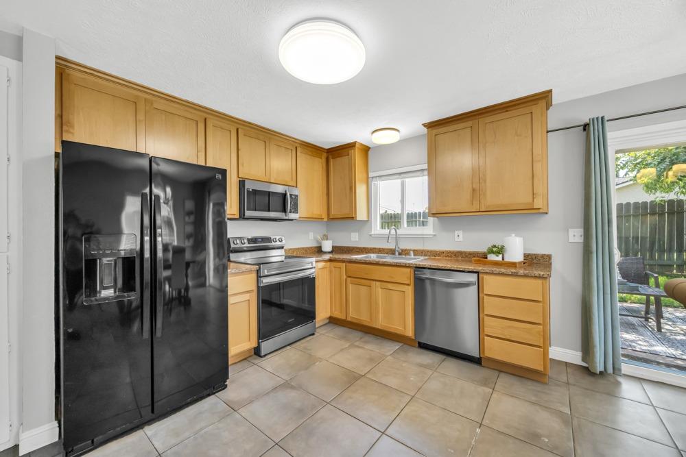 Yardley Way, Citrus Heights, California image 12